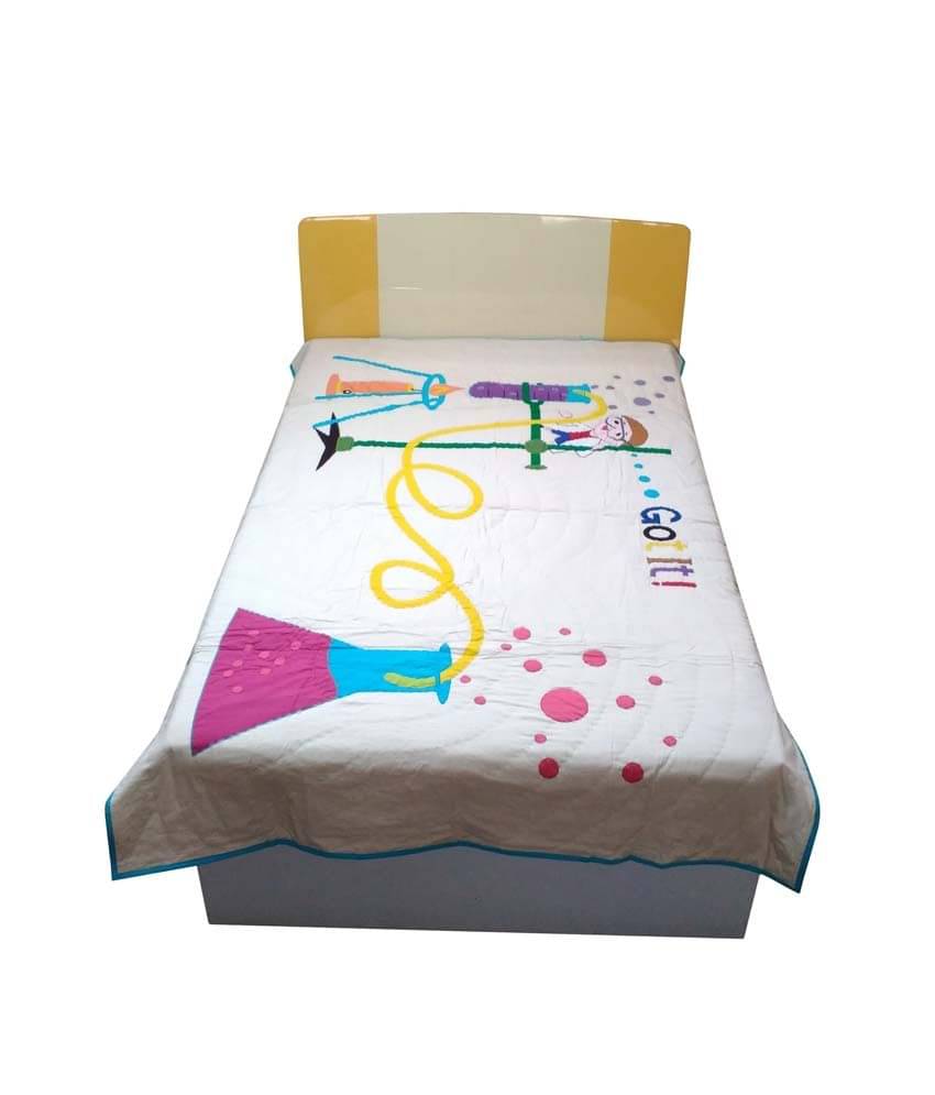 Hugs'n'Rugs Single Cotton Embroidery Multi Comforter     			Hugs'n'Rugs Single Cotton Embroidery Multi Comforter