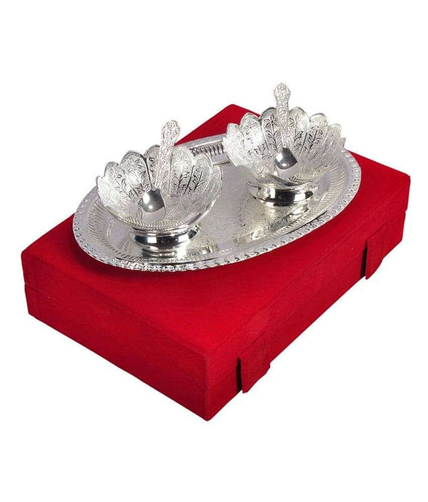     			Being Nawab Handcrafted Lotus Shaped Bowls With Engraved Oval Tray - Set of 5 pieces