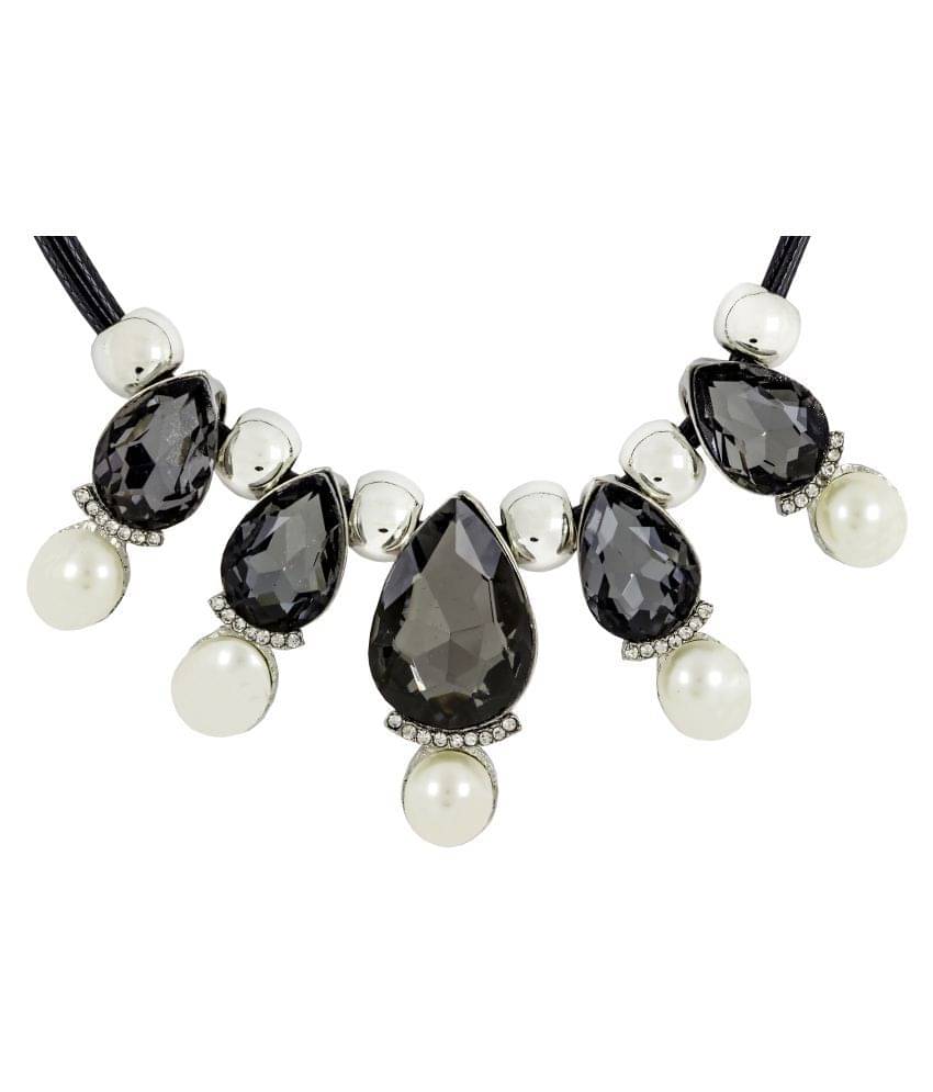 The Jewelbox Stylish Pear Black Crystal CZ American Diamond Silver PlatedNecklace for Girls Women     			The Jewelbox Stylish Pear Black Crystal CZ American Diamond Silver PlatedNecklace for Girls Women