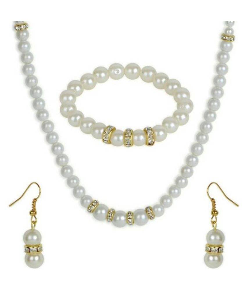     			vishakapearlsandjewellers - White Pearls Necklace Set ( Pack of 1 )