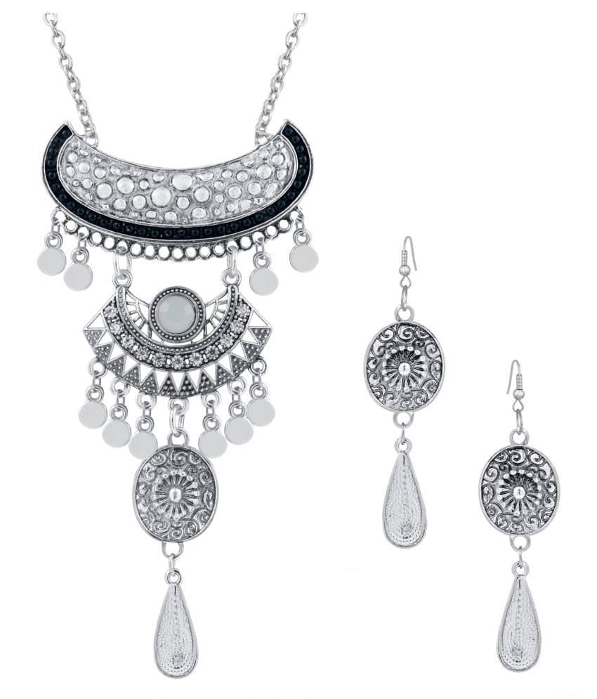The Jewelbox Necklaces Set