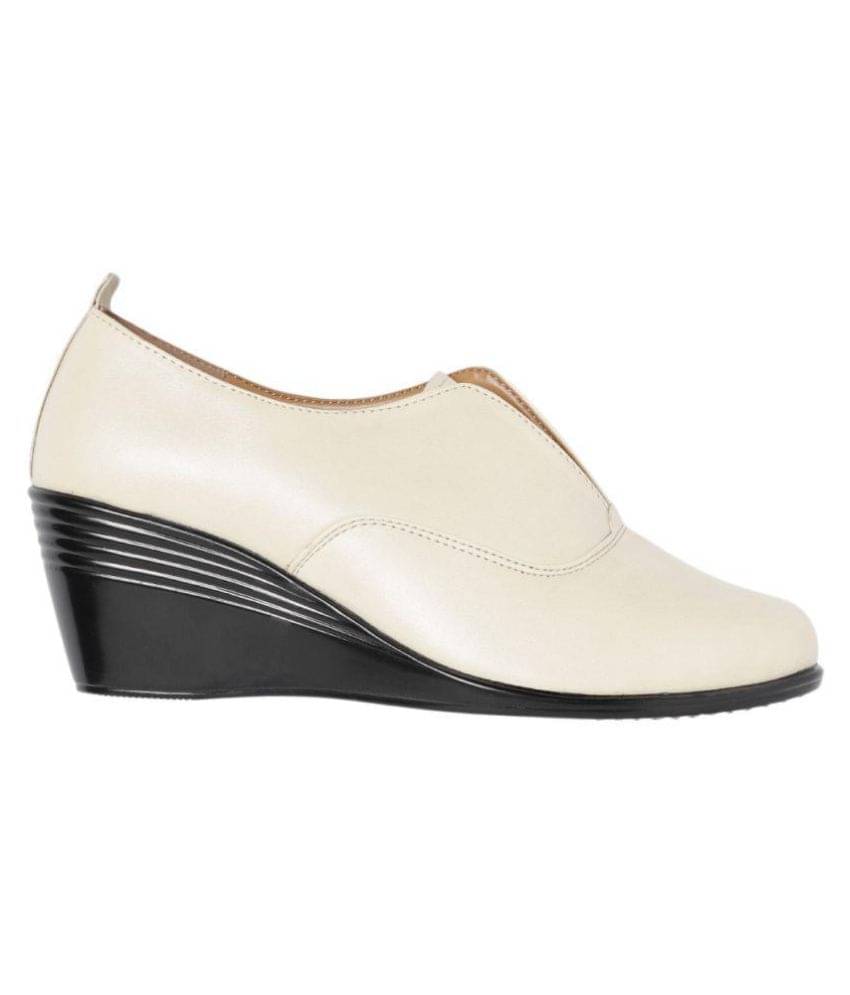 MARC LOIRE Cream Block Heels MARC LOIRE Cream Block Heels