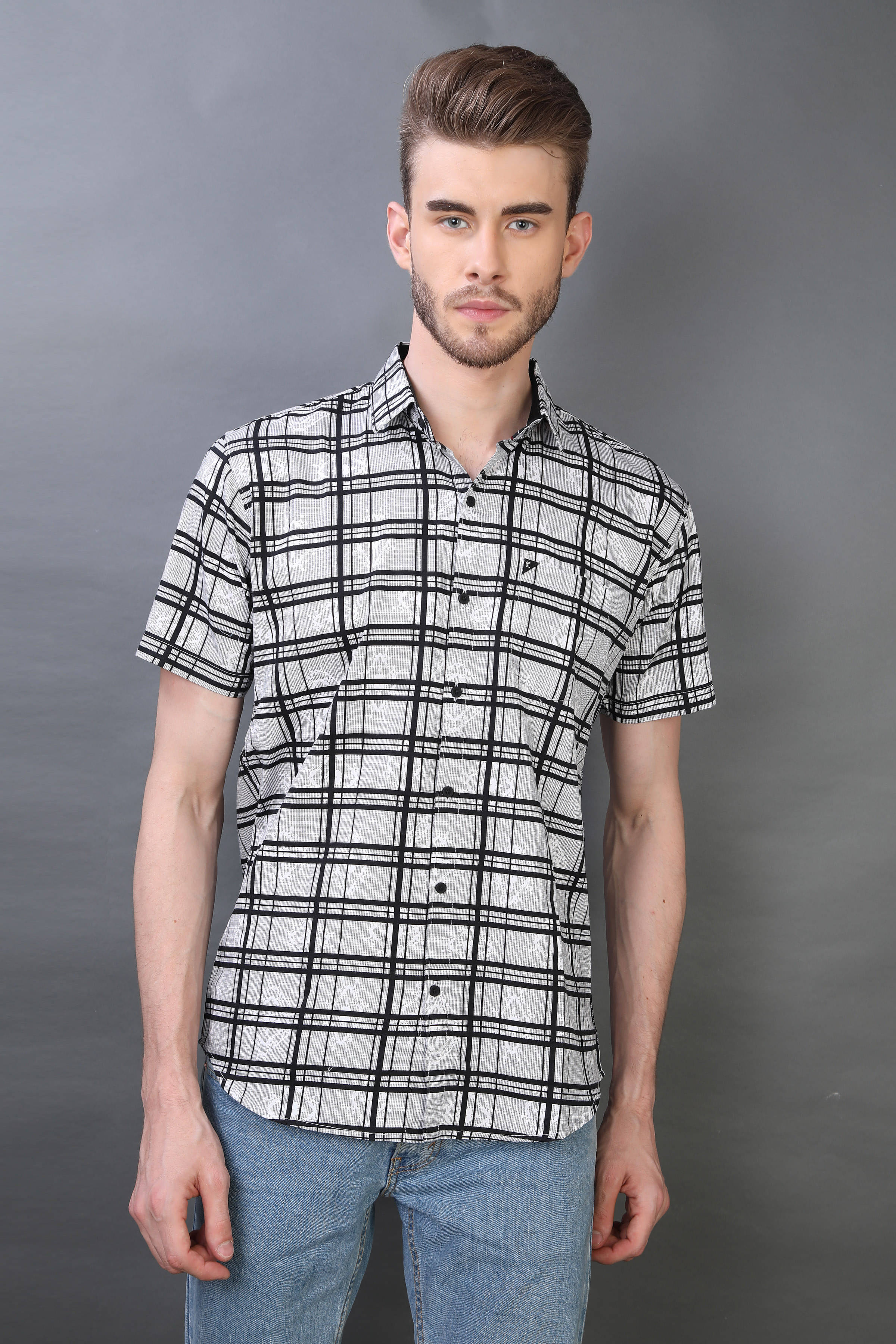 Carbone 100 Percent Cotton White Checks Shirt Carbone 100 Percent Cotton White Checks Shirt