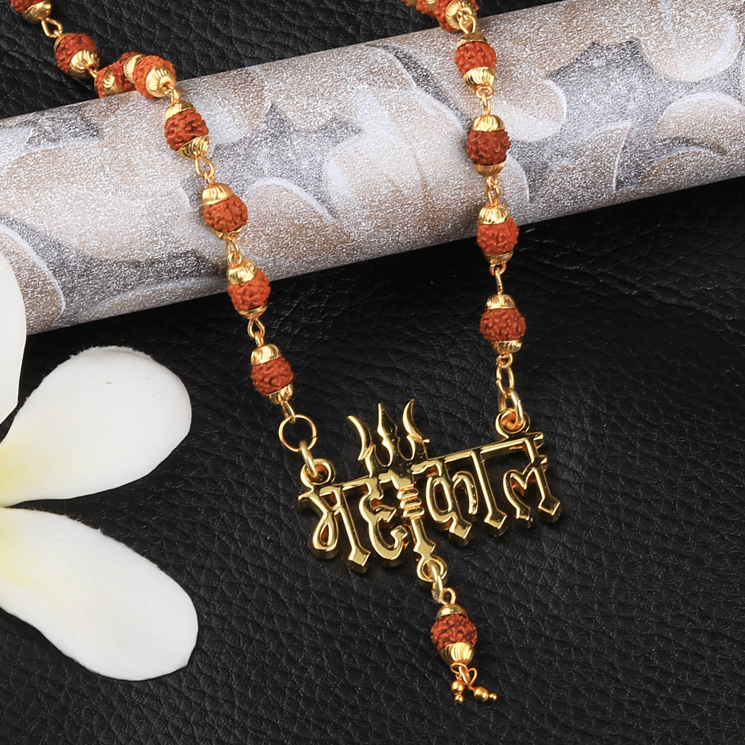     			Silver Shine - Golden Pendant set ( Pack of 1 )