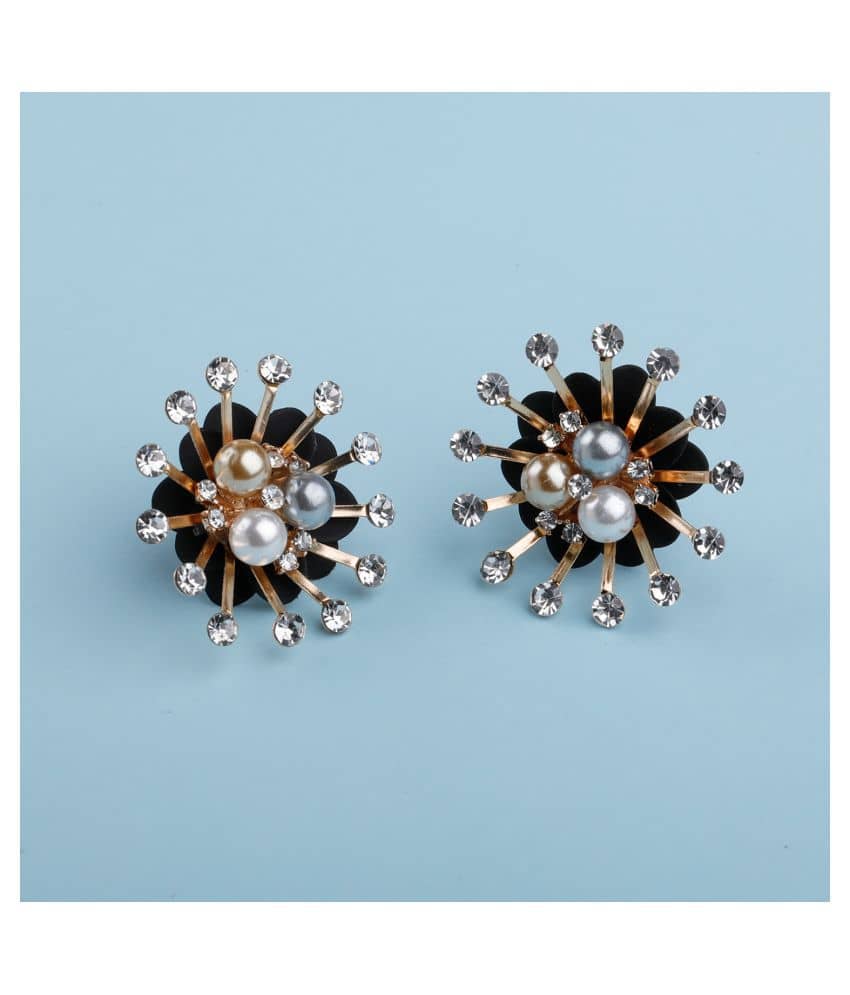 Silver Shine Ravishing Gold Diamond And Pearl Designn Stud Earring - Earrings | Buy online on ZillyBuy