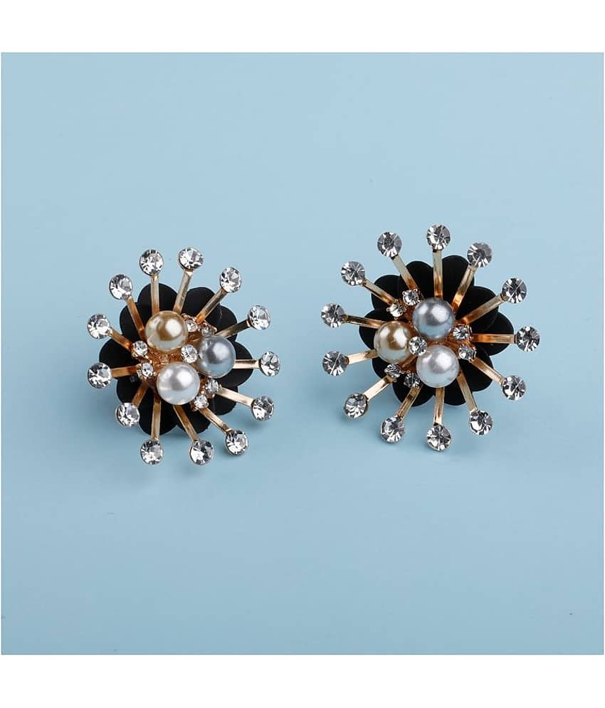 Silver Shine Ravishing Gold Diamond And Pearl Designn Stud Earring - Earrings | Buy online on ZillyBuy