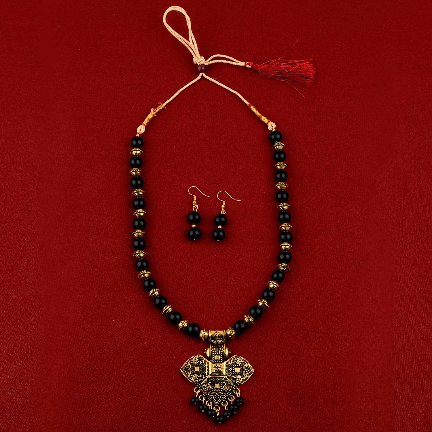     			SILVERSHINE Designer Different Gold Oxidised Pendant Black Pearl mala set for Women girl