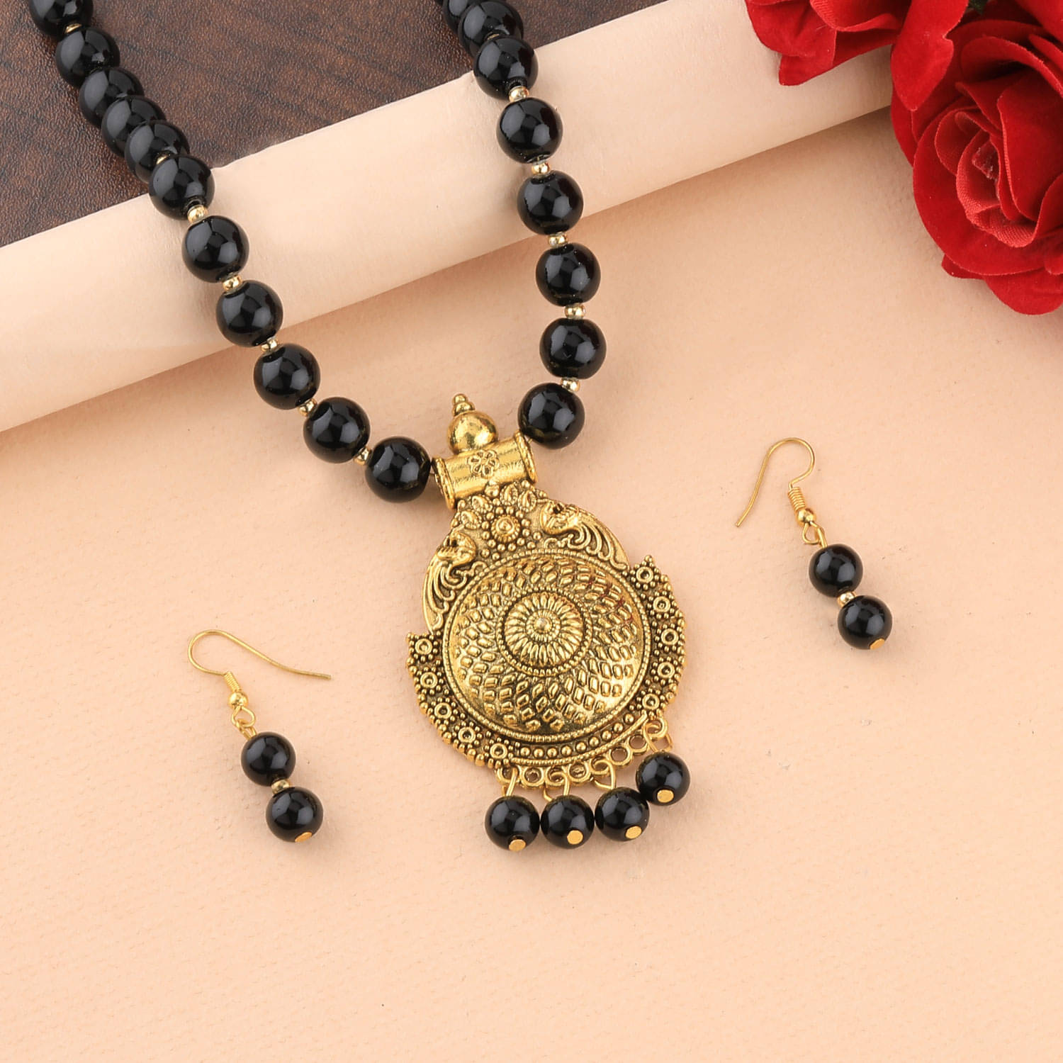     			SILVERSHINE Party Wear Designer Gold Oxidised Pendant Black Pearl mala set for Women girl