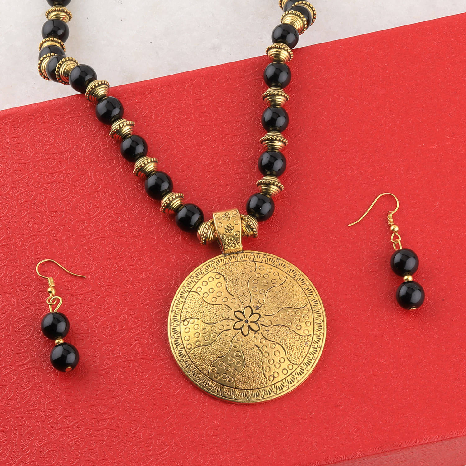SILVERSHINE Stylish Designer Gold Oxidised Round Pendant Black Pearl mala set for Women girl SILVERSHINE Stylish Designer Gold Oxidised Round Pendant Black Pearl mala set for Women girl