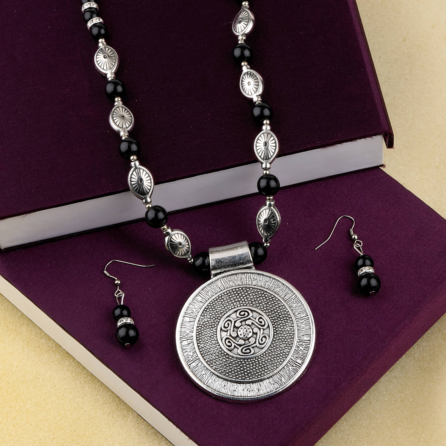 SILVERSHINE Adjustable Silver Plated With Black Pearl Fancy Look Pendant mala set for Women girl SILVERSHINE Adjustable Silver Plated With Black Pearl Fancy Look Pendant mala set for Women girl