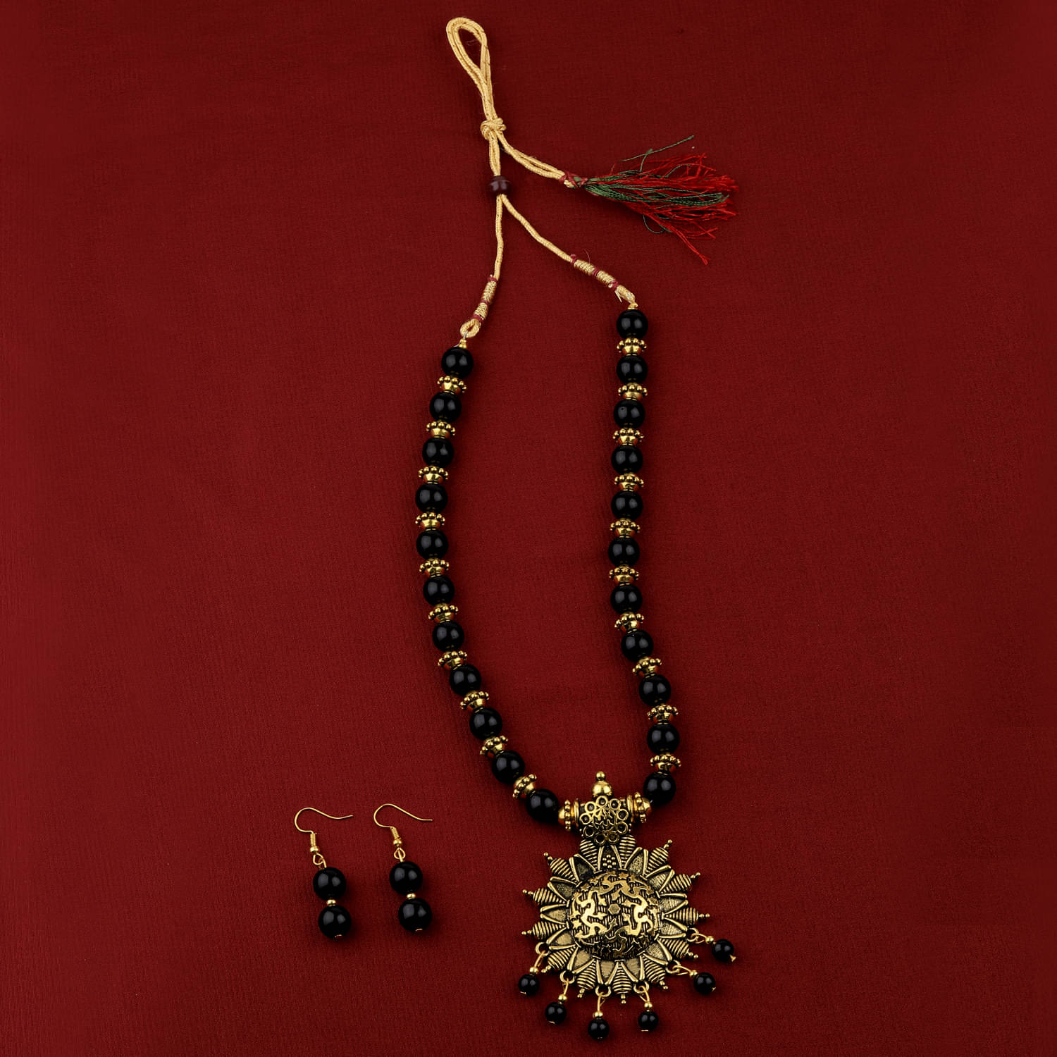     			SILVERSHINE Designer Adjustable Gold Oxidised Pendant Black Pearl mala set for Women girl