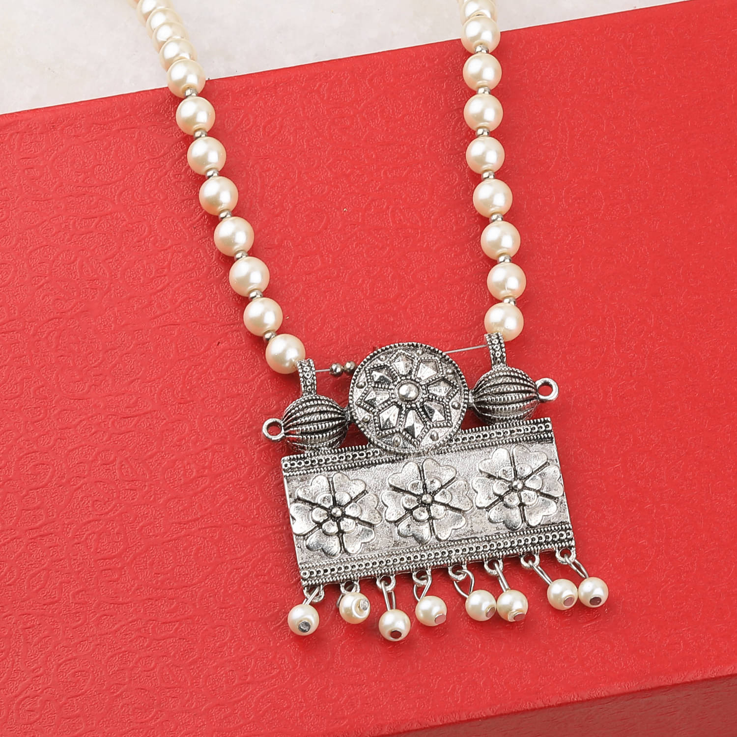     			SILVERSHINE Elegant Silver Plated With Pearl  Pendant mala set for Women girl