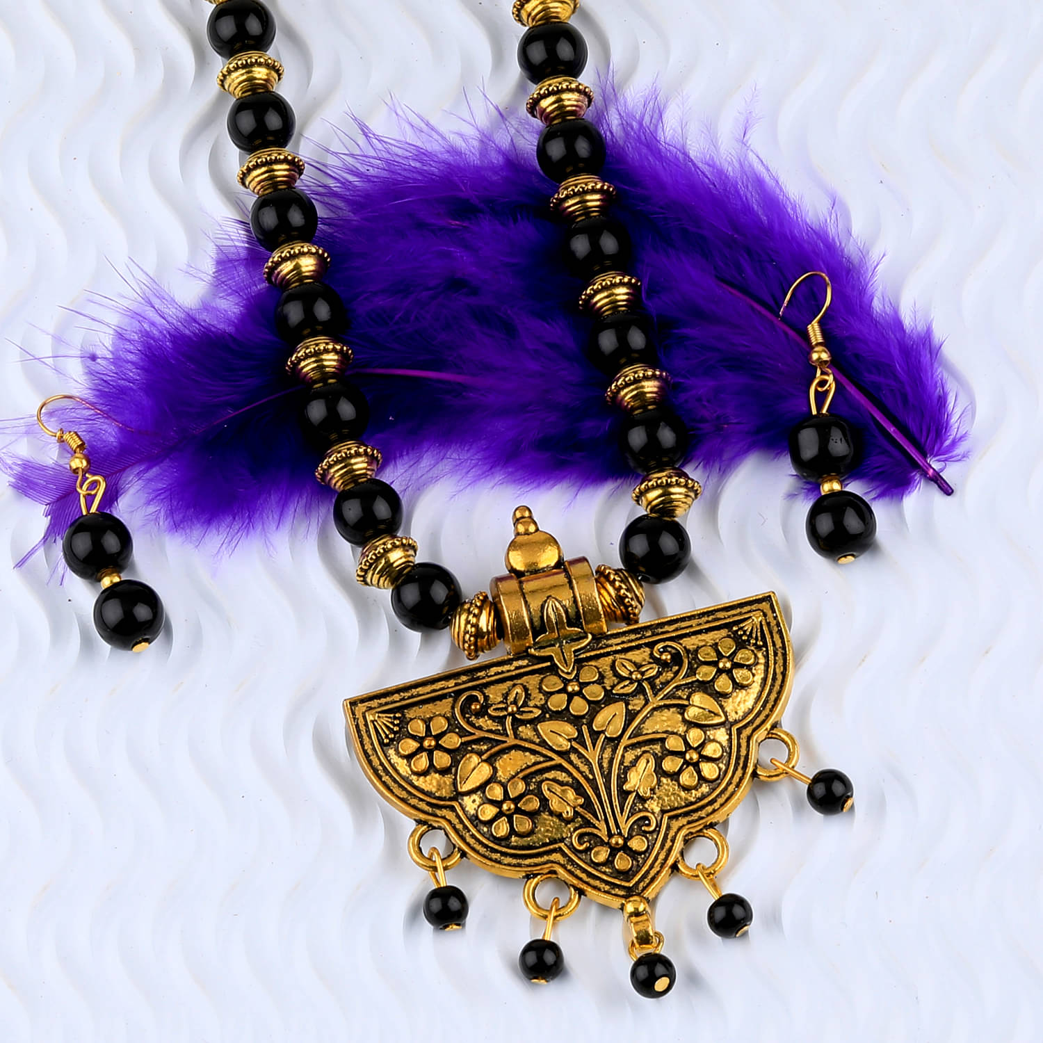     			Silver Shine Alloy Golden Contemporary Contemporary/Fashion Antique Necklaces Set