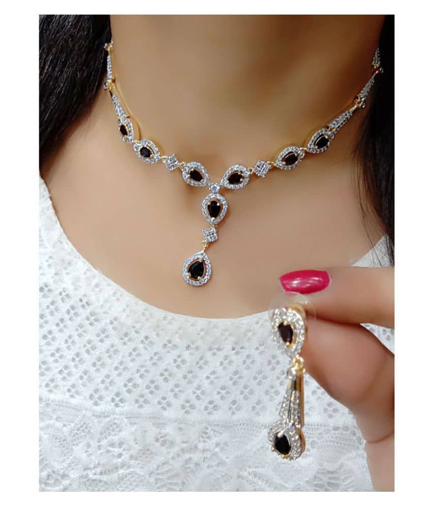 Ladymania Alloy Black Choker Contemporary/Fashion Gold Plated Necklaces Set