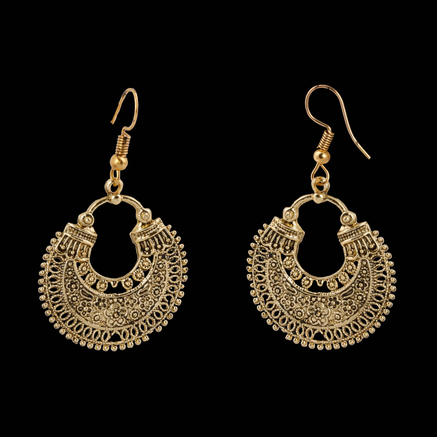    			Silver Shine Facinating Chandbali Unique Golden Earrings for Women
