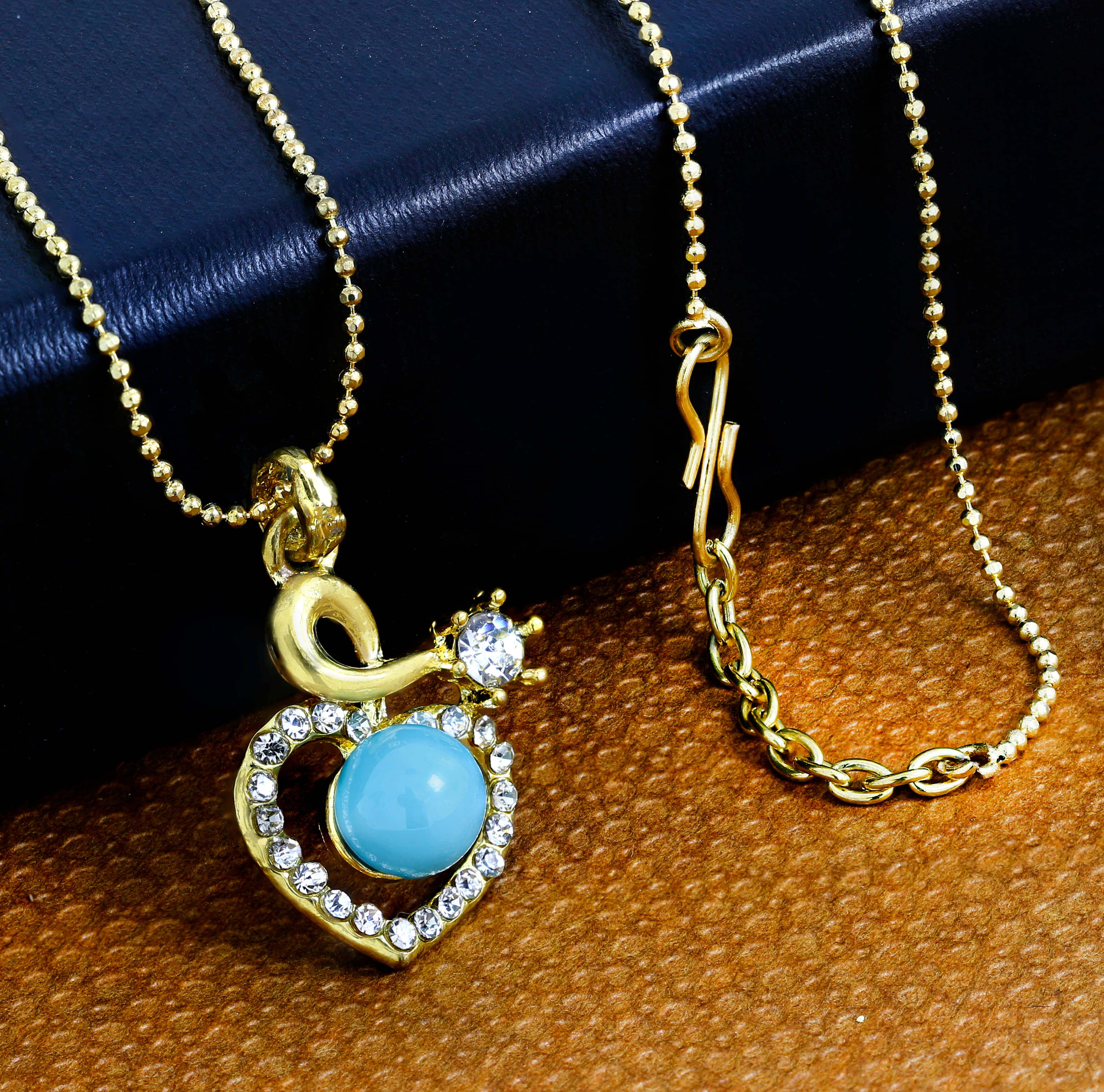 The Jewelbox Heart 18K Gold Blue Brass American Diamond Pearl Necklace Pendant Chain Set Girls Women The Jewelbox Heart 18K Gold Blue Brass American Diamond Pearl Necklace Pendant Chain Set Girls Women