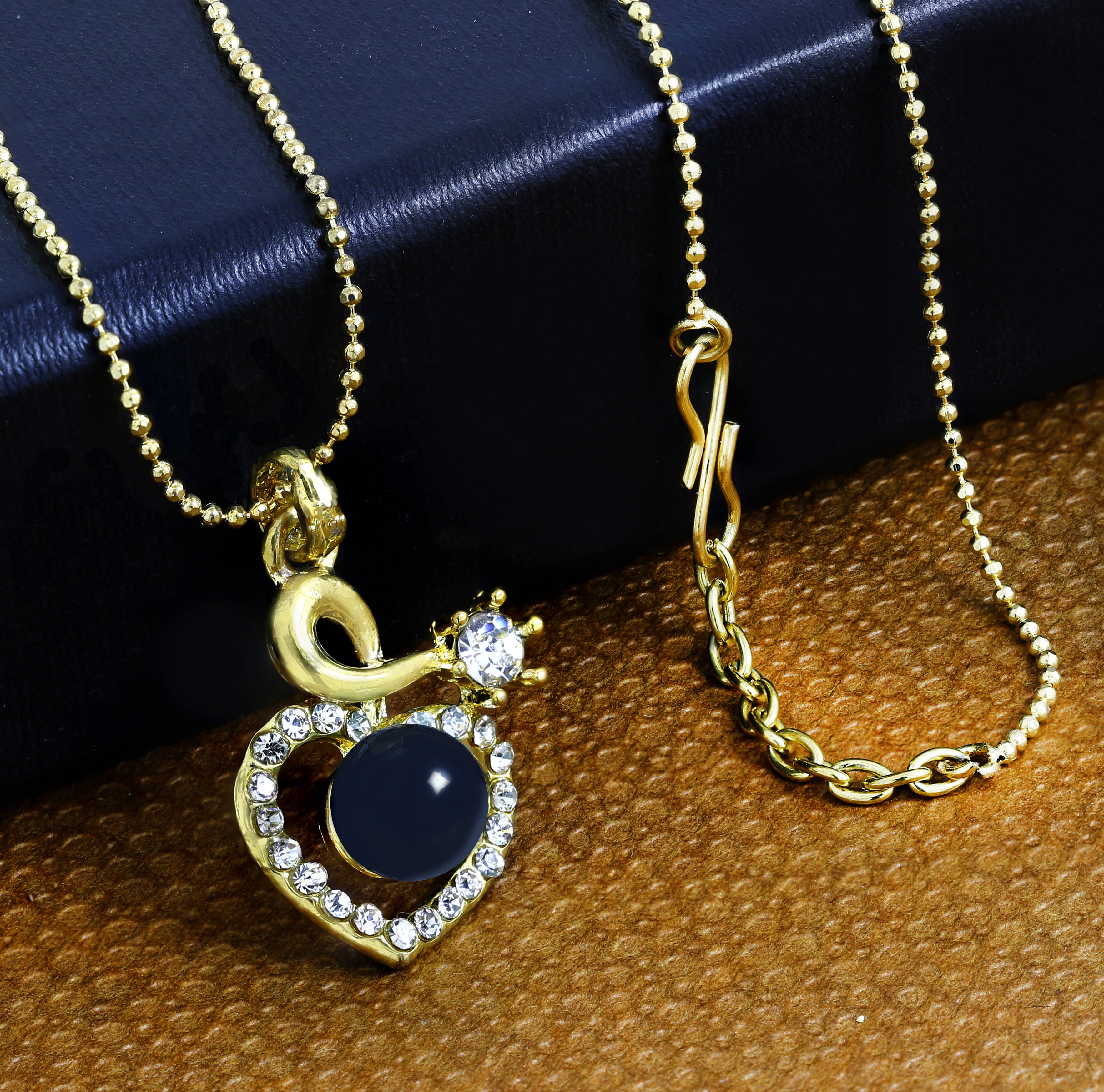     			The Jewelbox Heart 18K Gold Black Brass American Diamond Pearl Necklace Pendant Chain Set Girls Women