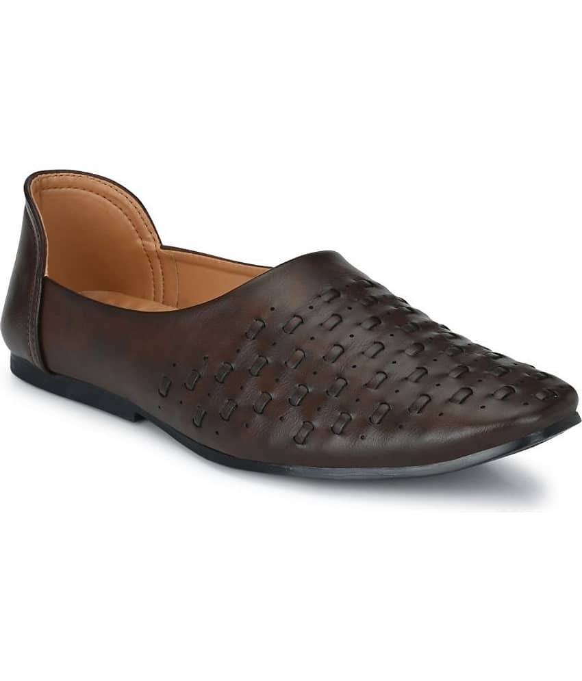 Prolific Brown Jutti - Ethnic Shoes | Buy online on ZillyBuy