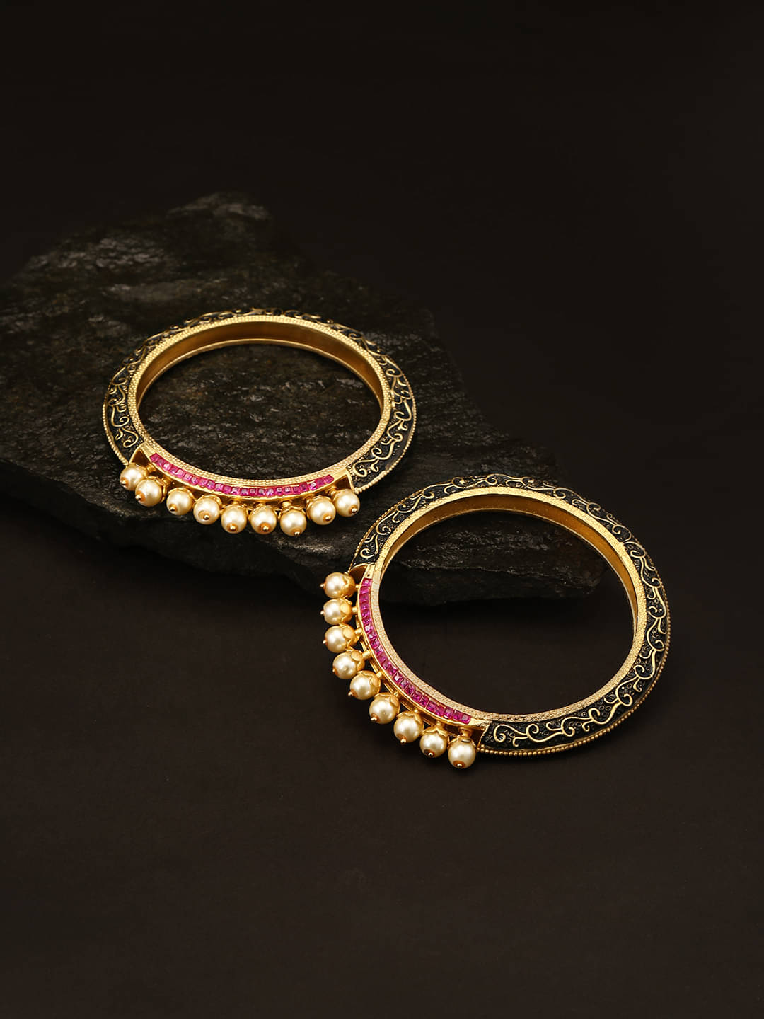 Priyaasi - Multicolor Bangle (Pack of 1) Priyaasi - Multicolor Bangle (Pack of 1)
