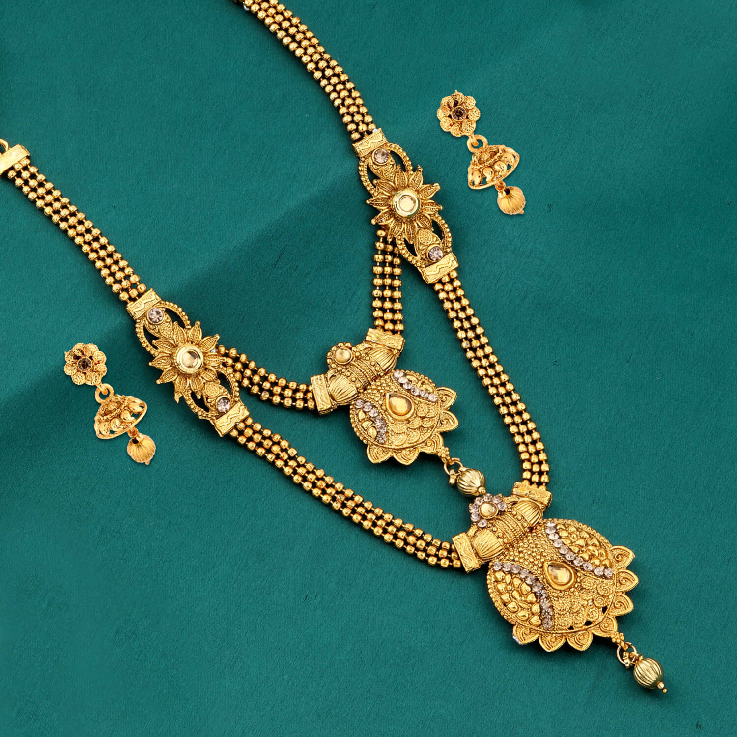Silver Shine Alloy Golden Choker Traditional Gold Plated Necklaces Set     			Silver Shine Alloy Golden Choker Traditional Gold Plated Necklaces Set