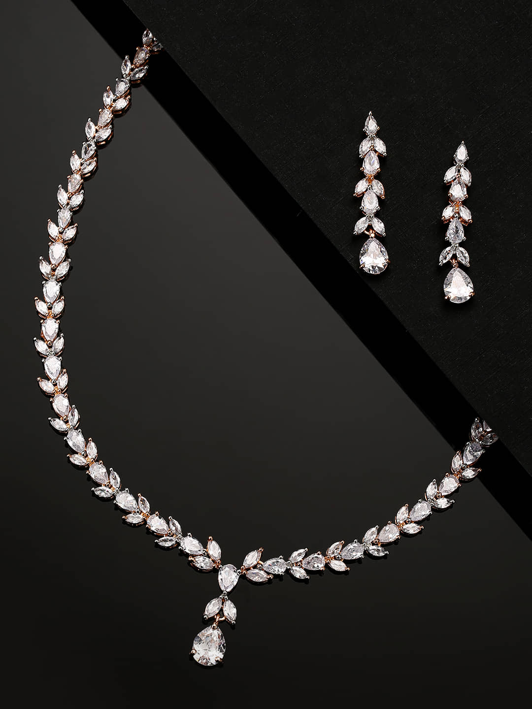Priyaasi - White Brass Necklace Set ( Pack of 1 )