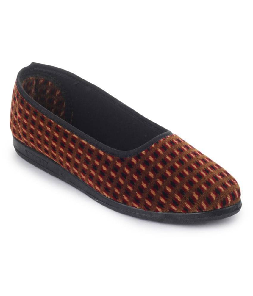     			Gliders By Liberty Brown Women's Lifestyle