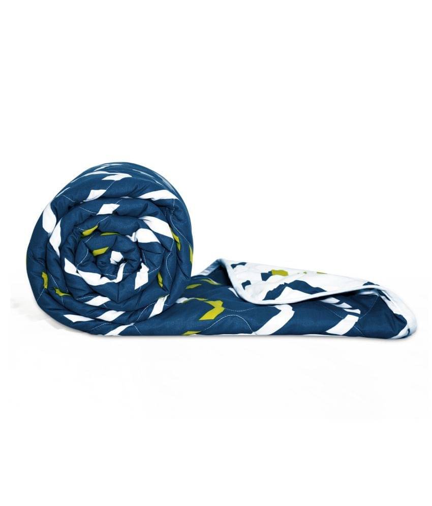     			DIVINE CASA Single Polyester Blue Abstract Quilt Coordinated