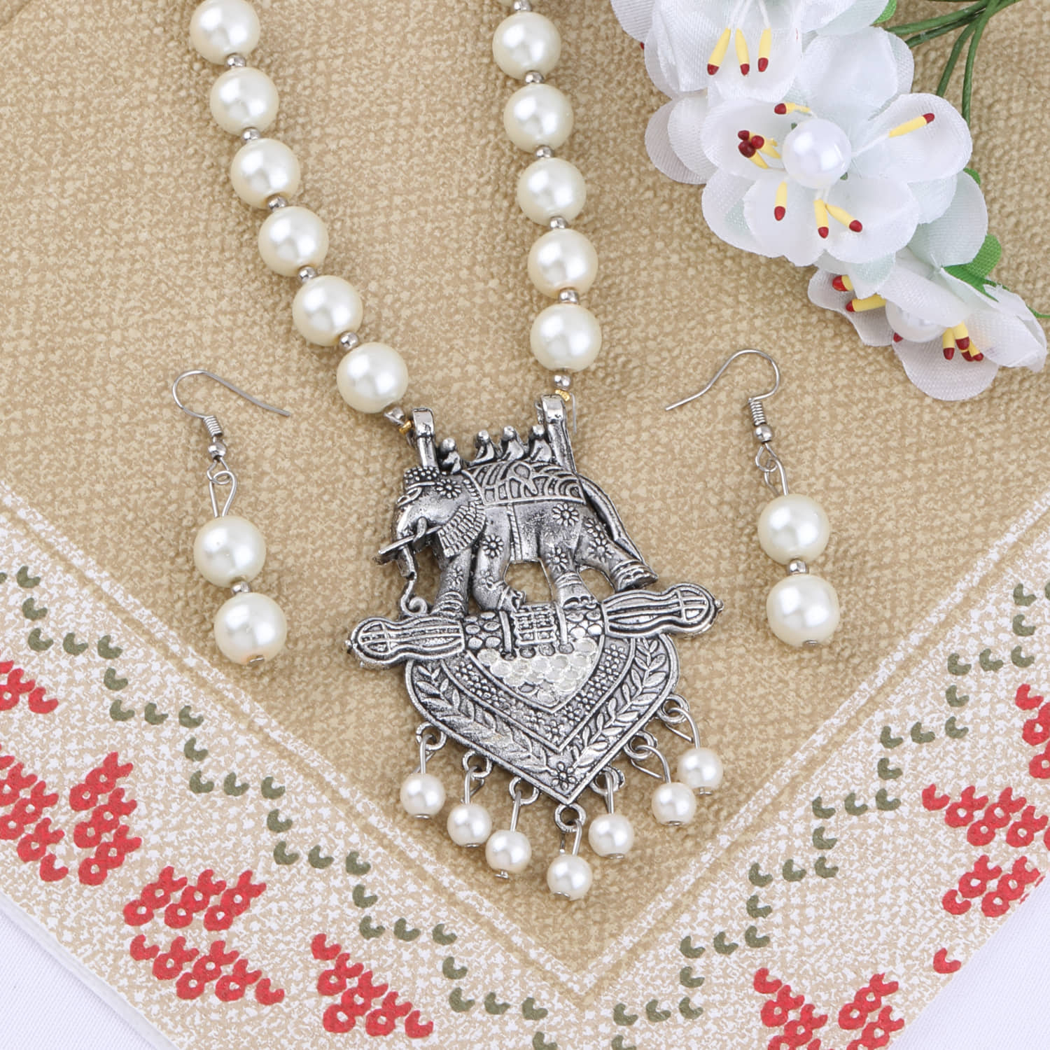 Silver Shine Alloy Silver Contemporary Contemporary/Fashion Antique Necklaces Set
