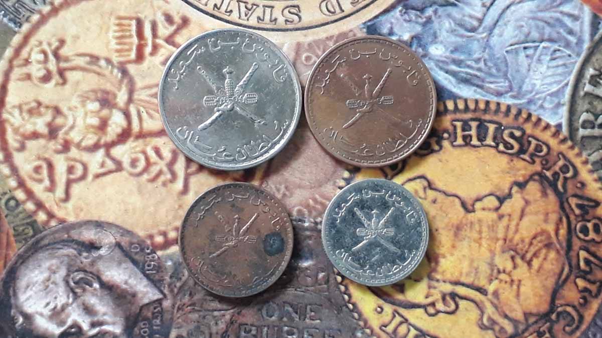     			OMAN - 4 DIFFERENT COINS SET inc. RARE / SCARCE ONES - CIRCULATED CONDITION - FOREIGN world Coin