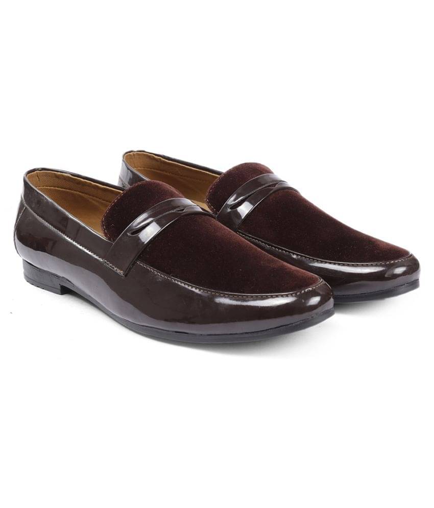     			YUVRATO BAXI Brown Loafers