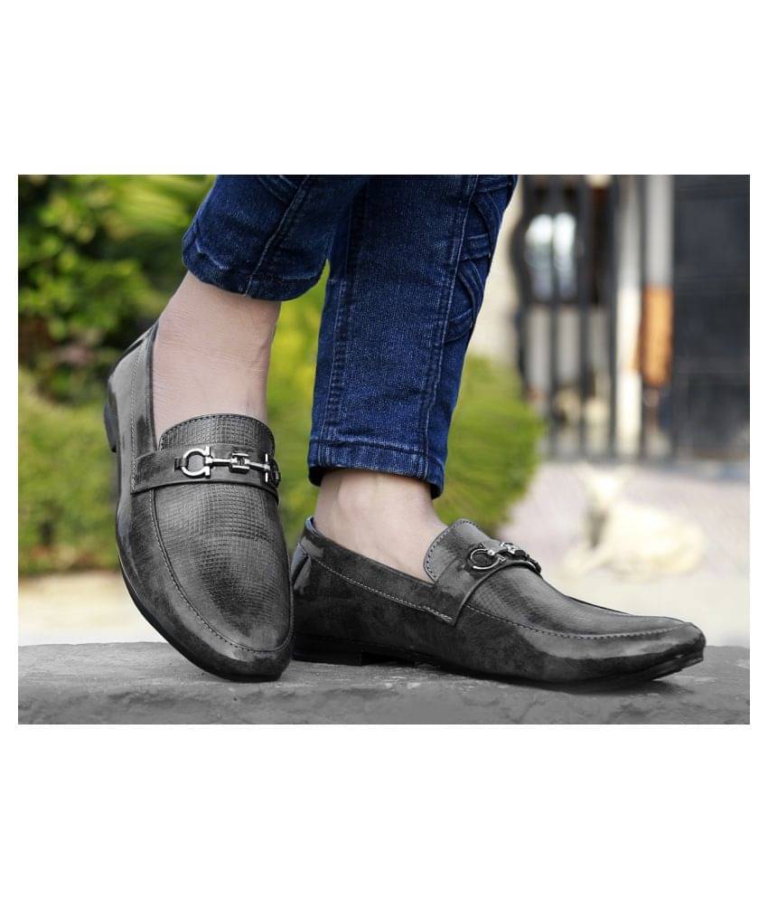     			YUVRATO BAXI Gray Loafers