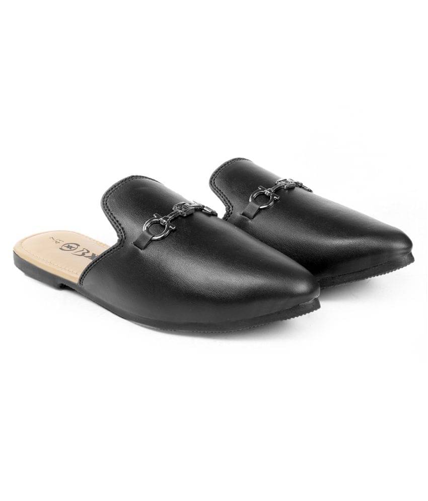     			YUVRATO BAXI Mules Black Casual Shoes