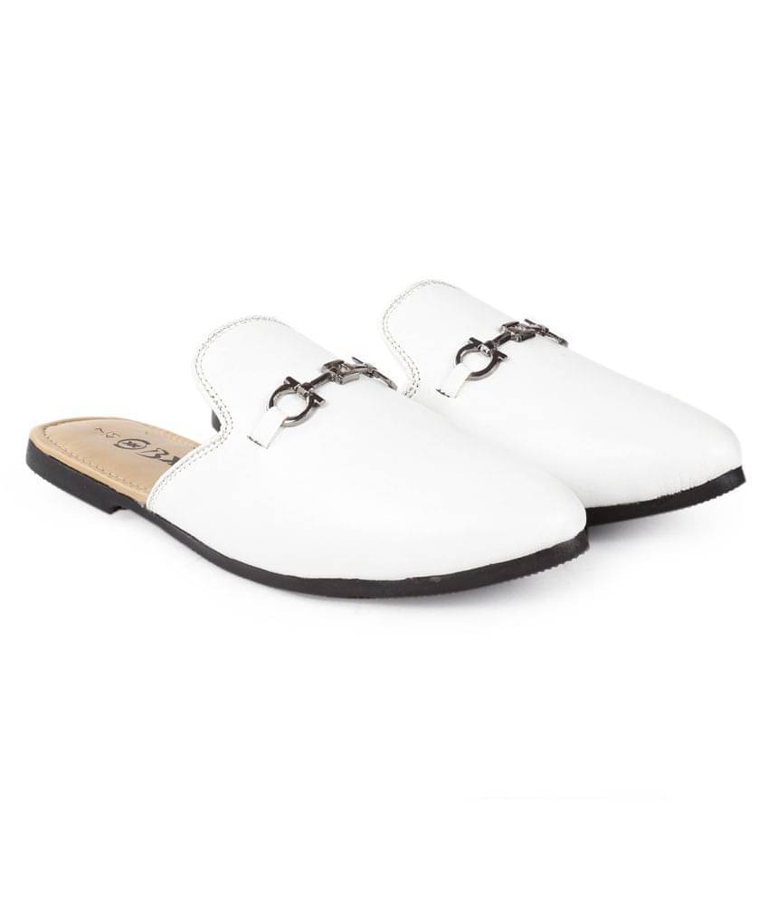     			YUVRATO BAXI Mules White Casual Shoes
