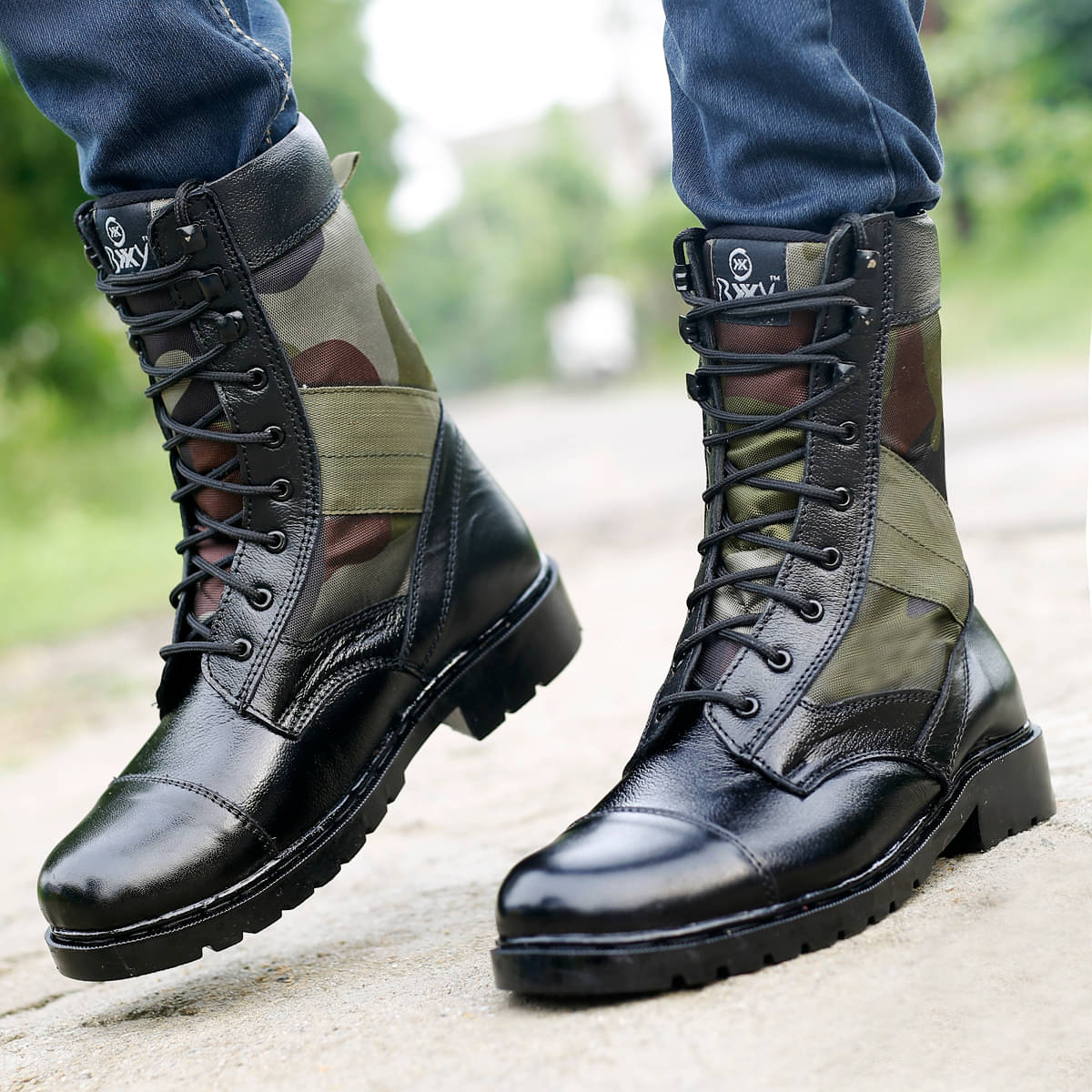     			YUVRATO BAXI Black Hiking & Trekking Boot