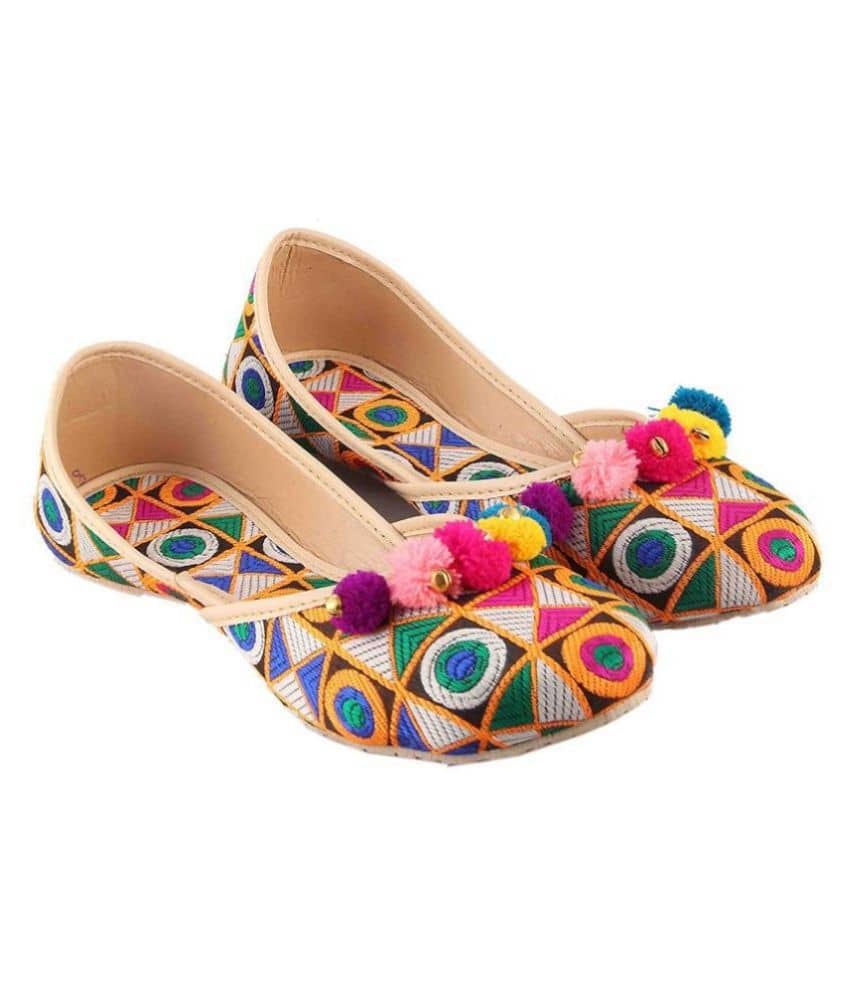 Raj White Ethnic Footwear - Ethnic Shoes | Buy online on ZillyBuy