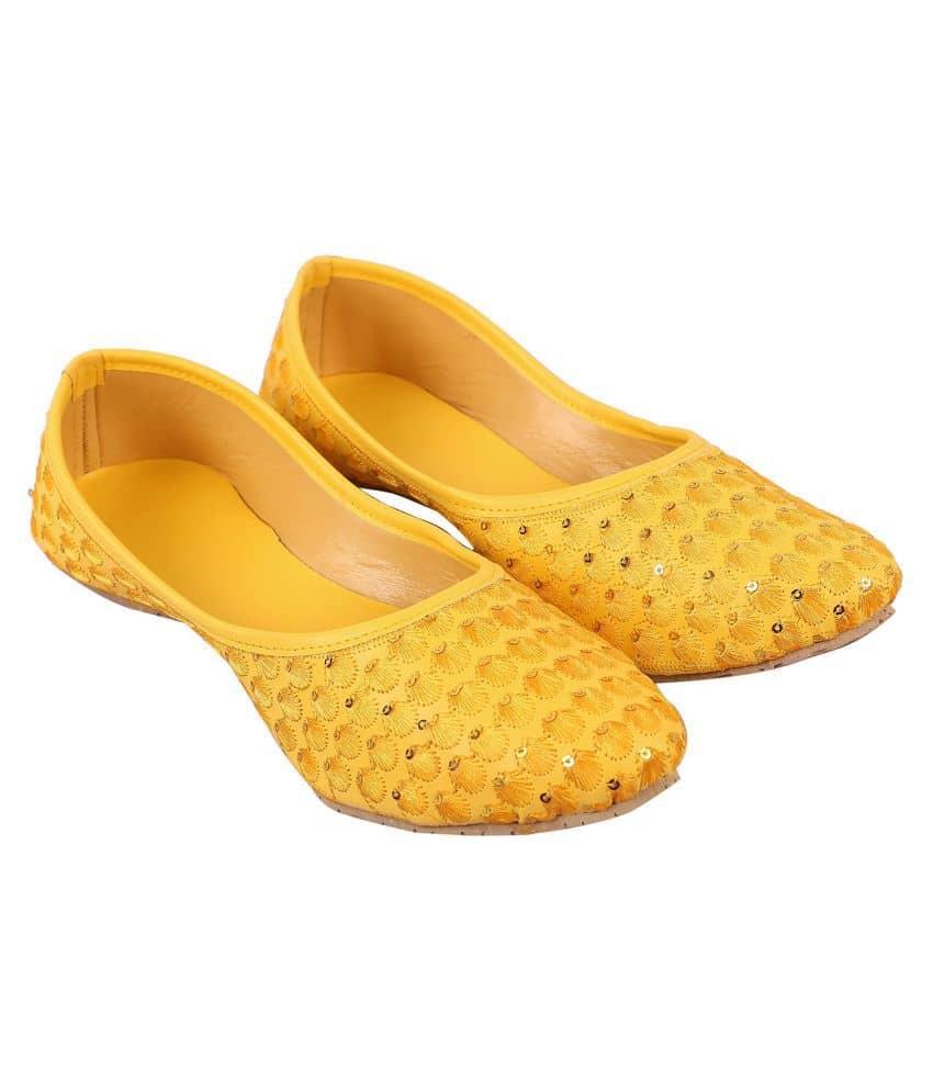 Apratim Yellow Ethnic Footwear - Ethnic Shoes | Buy online on ZillyBuy