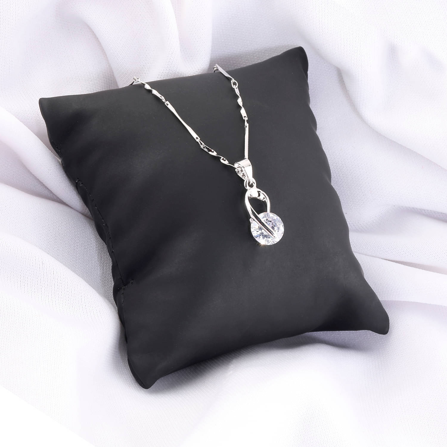 Silver Plated Chain With Unique Solitaire Diamond Pendant For Women Silver Plated Chain With Unique Solitaire Diamond Pendant For Women