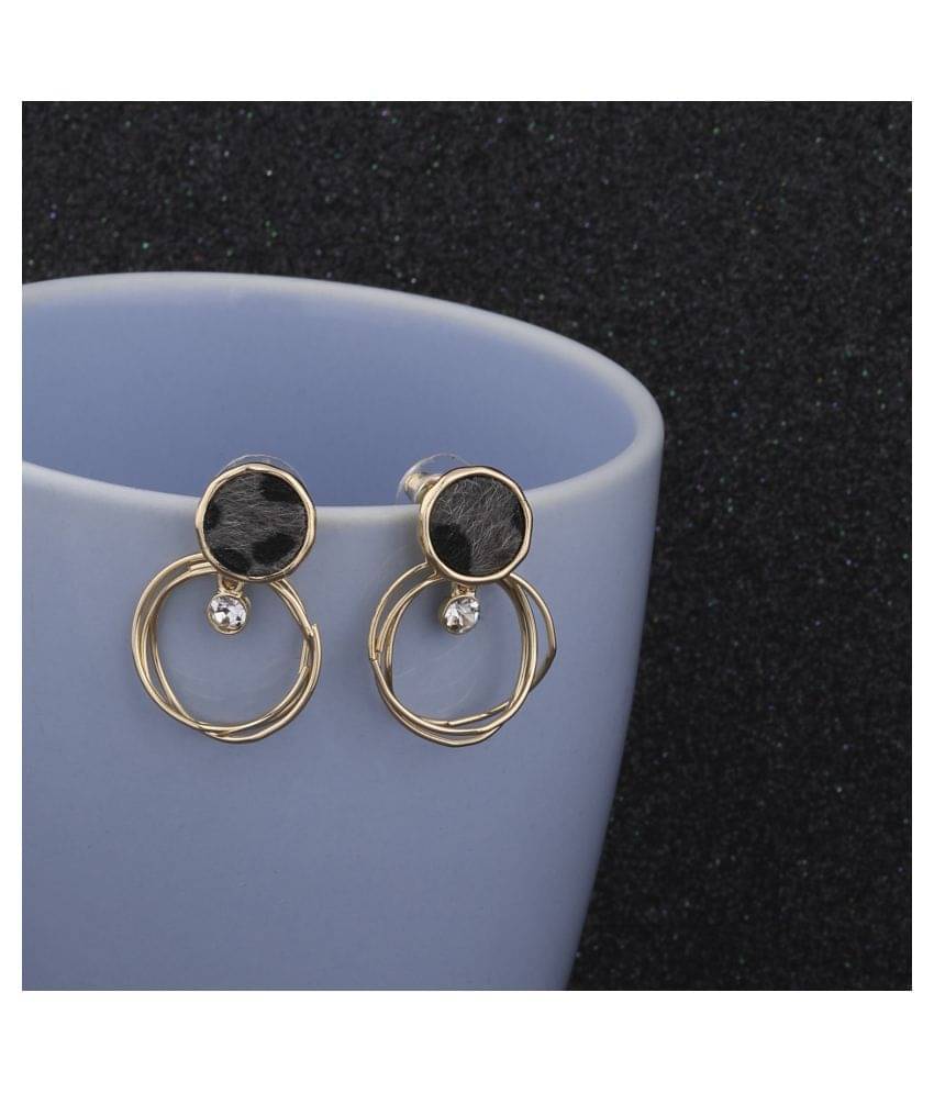 SILVER SHINE Amzaing Gold Plated Stylish Party Wear Stud Earring For Women Girl SILVER SHINE Amzaing Gold Plated Stylish Party Wear Stud Earring For Women Girl