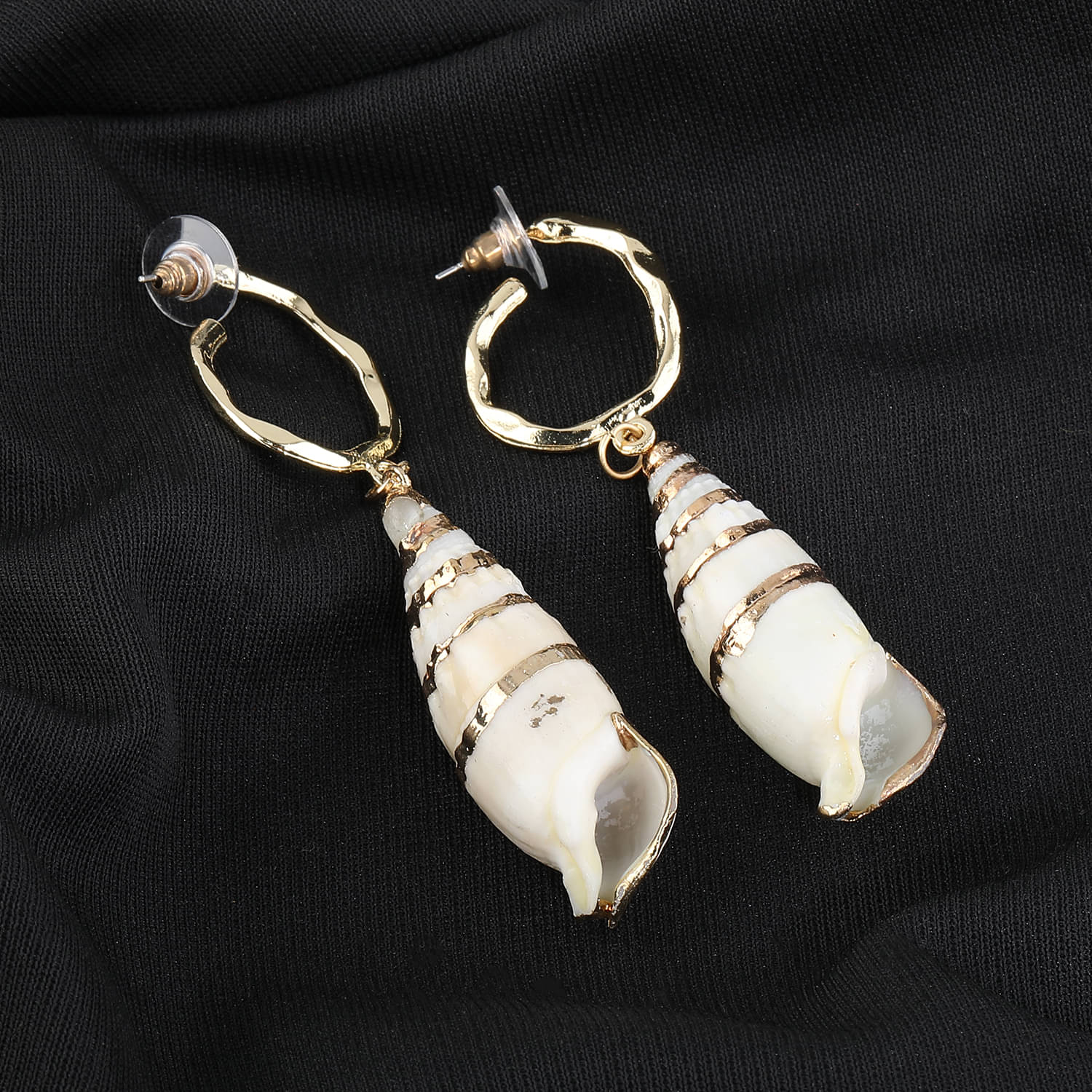     			SILVER SHINE  Unique Shell Design Earring For Girls and Women Jewellery