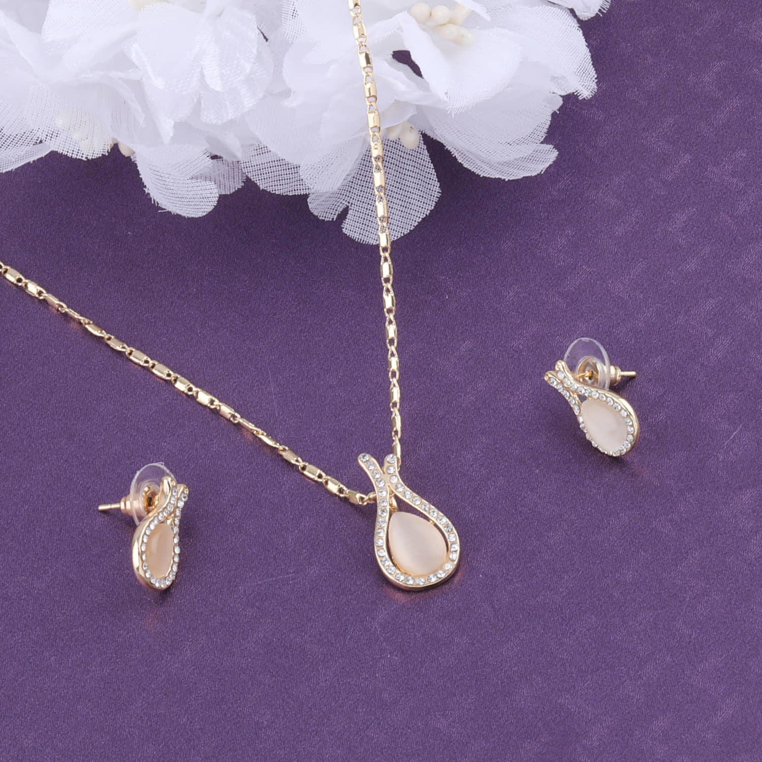 Silver Shine Alloy Golden Contemporary Contemporary/Fashion Antique Necklaces Set