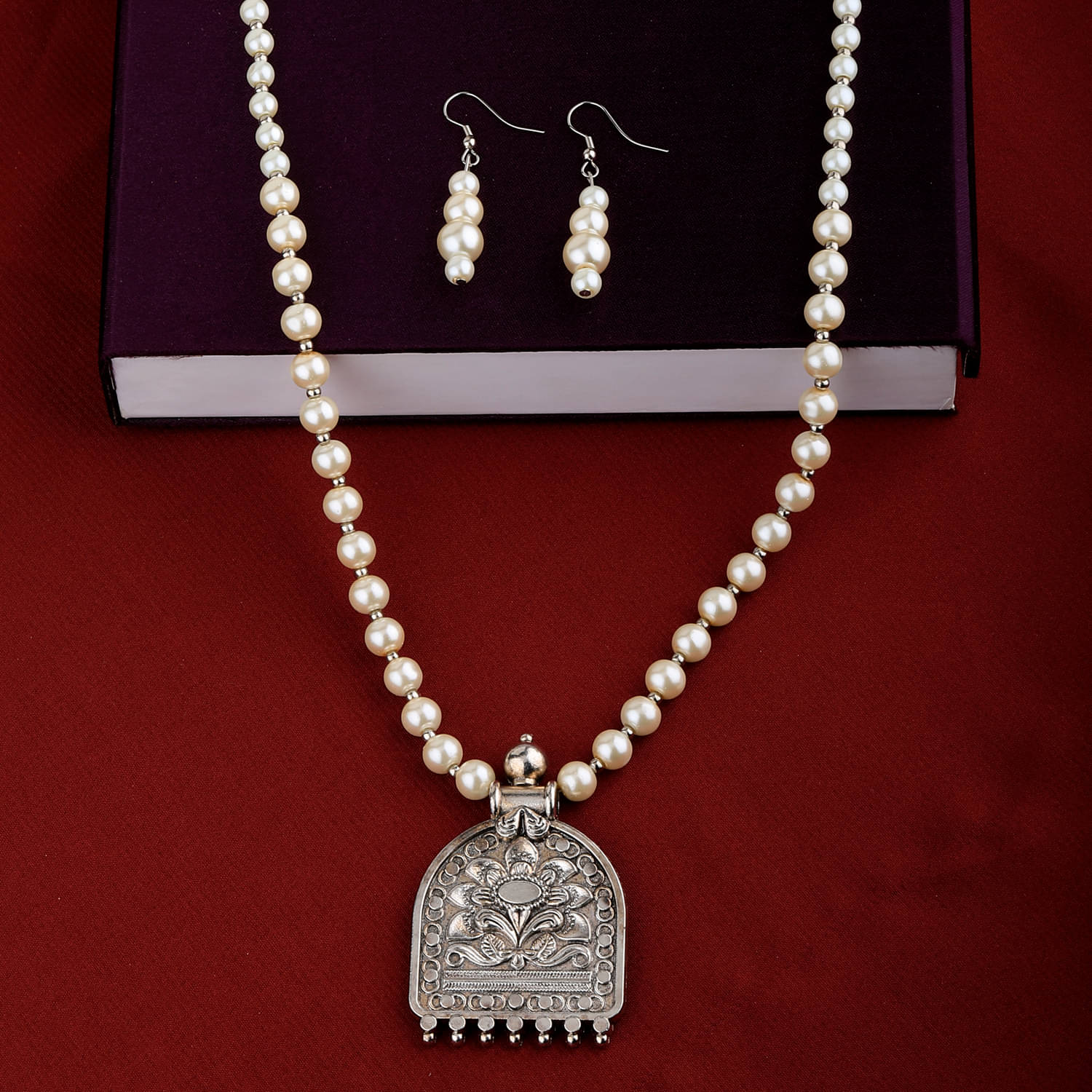 Silver Shine Alloy Silver Contemporary Contemporary/Fashion Antique Necklaces Set Silver Shine Alloy Silver Contemporary Contemporary/Fashion Antique Necklaces Set