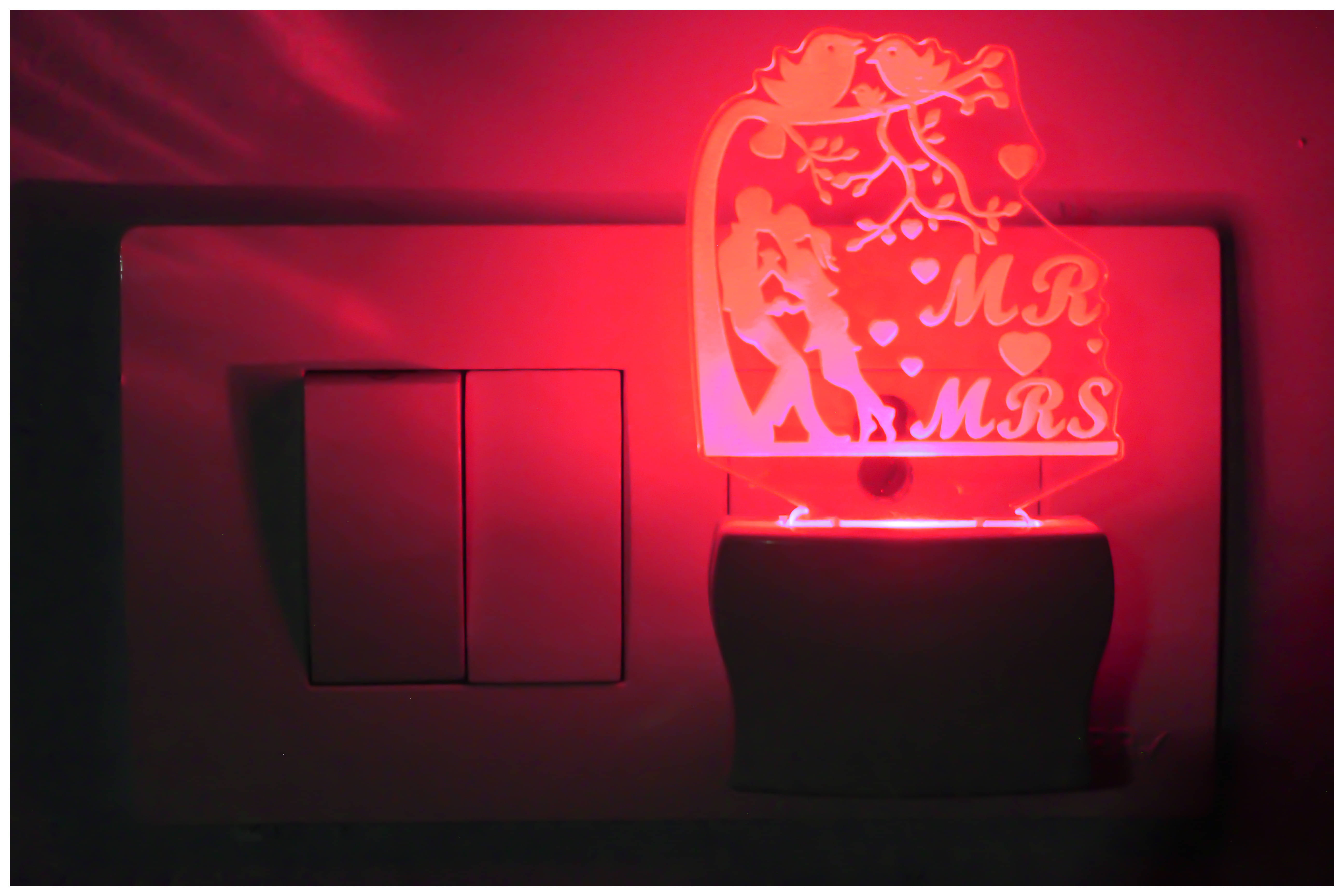 Somil 3D Illusion LED Kissing Under Tree Couple Night Lamp Multi - Pack of 1 Somil 3D Illusion LED Kissing Under Tree Couple Night Lamp Multi - Pack of 1