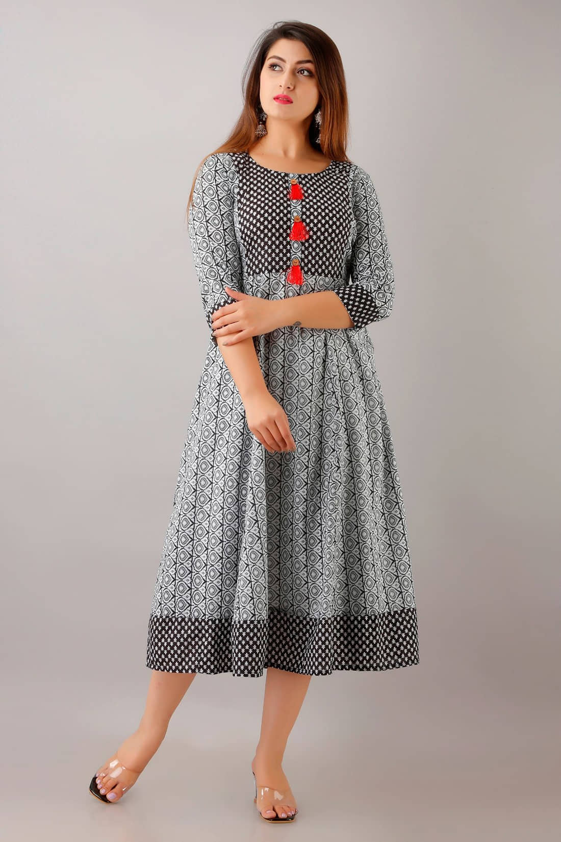 Svarchi Cotton White Regular Kurti - Kurtis, Tunics | Buy online on ZillyBuy
