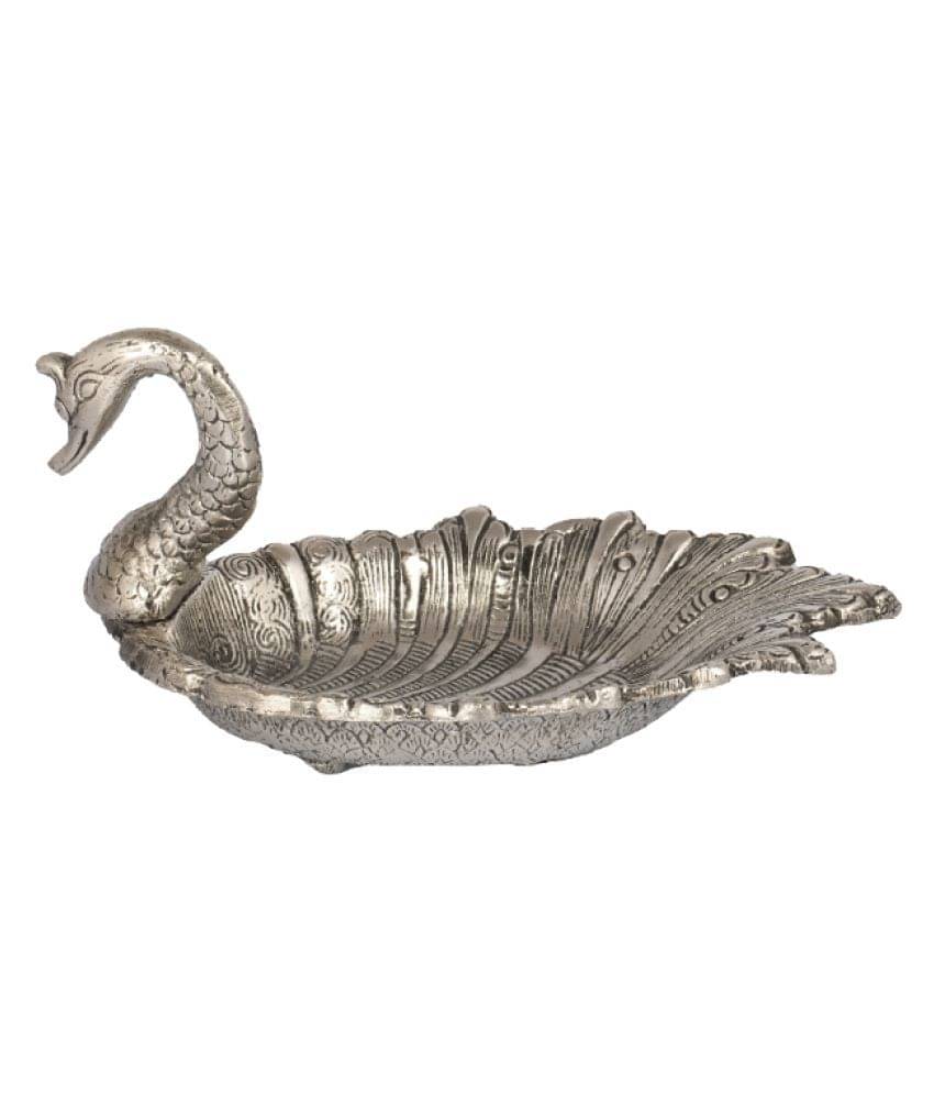 Vivan Creation Silver Metal Handicraft Showpiece - Pack of 1 Vivan Creation Silver Metal Handicraft Showpiece - Pack of 1
