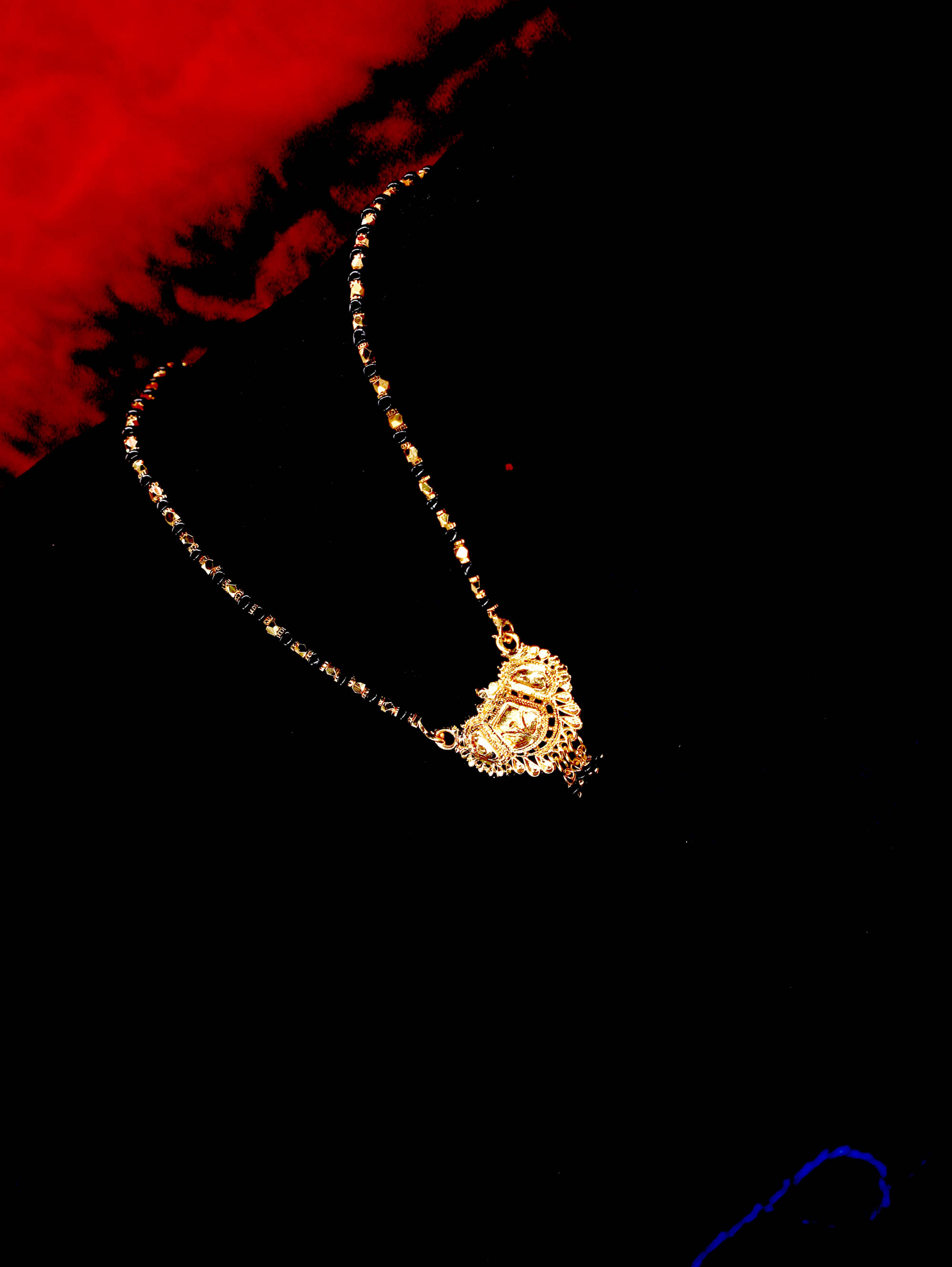     			SHANKHRAJ MALL GOLD PLATED ROYAL DESIGN MANGALSUTRA FOR WOMEN-100131