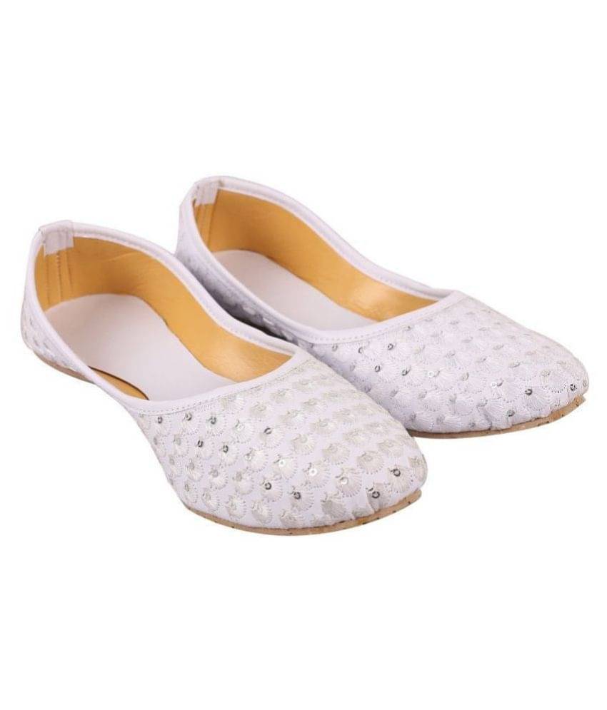     			Apratim White Ethnic Footwear