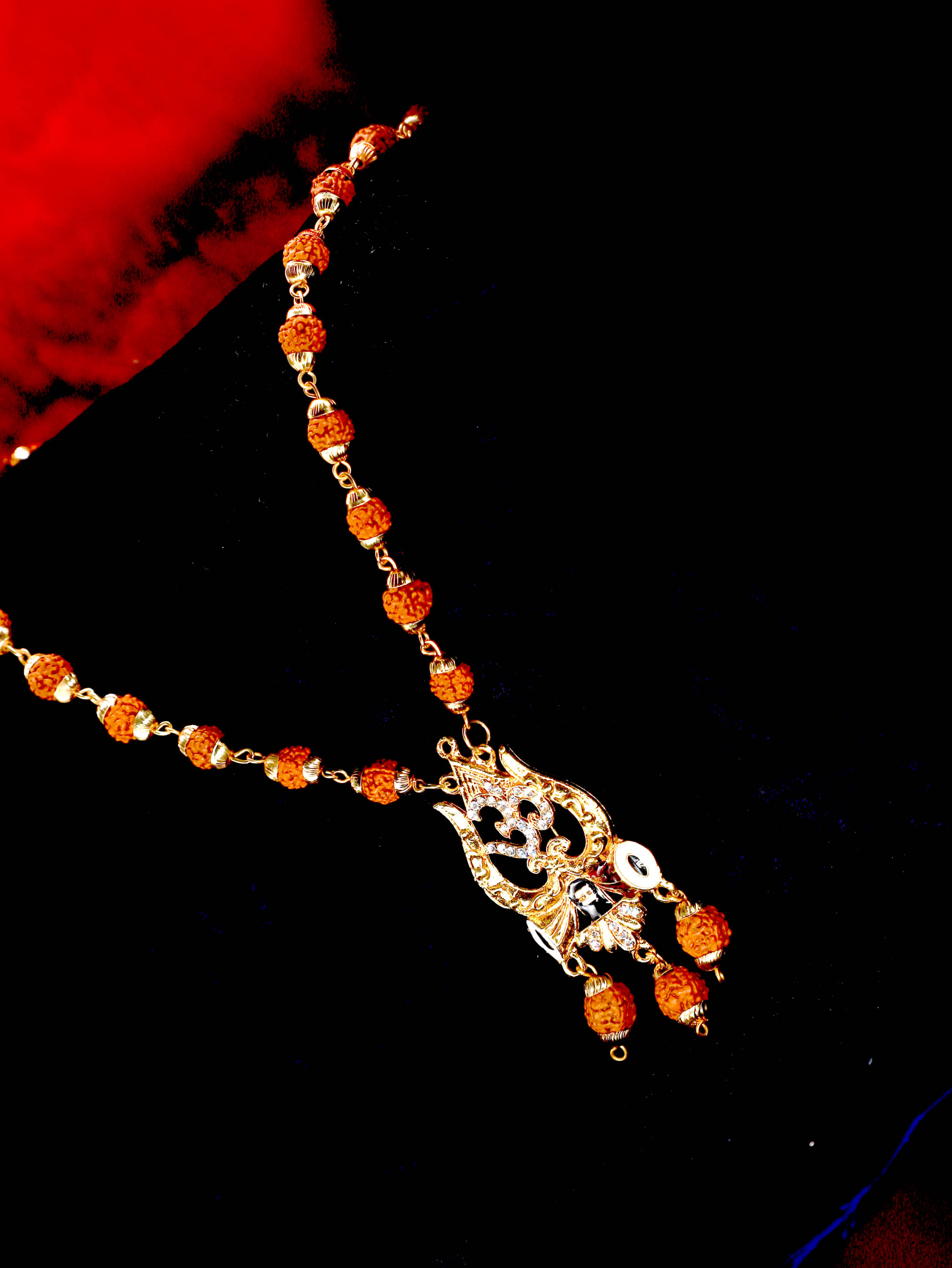     			SHANKHRAJ MALL GOLD PLATED PENDANT AND CHAIN FOR MEN OR BOYS-100345