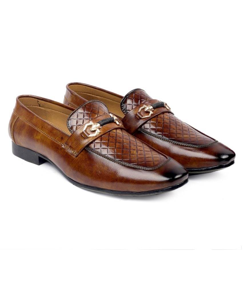     			YUVRATO BAXI Tan Loafers