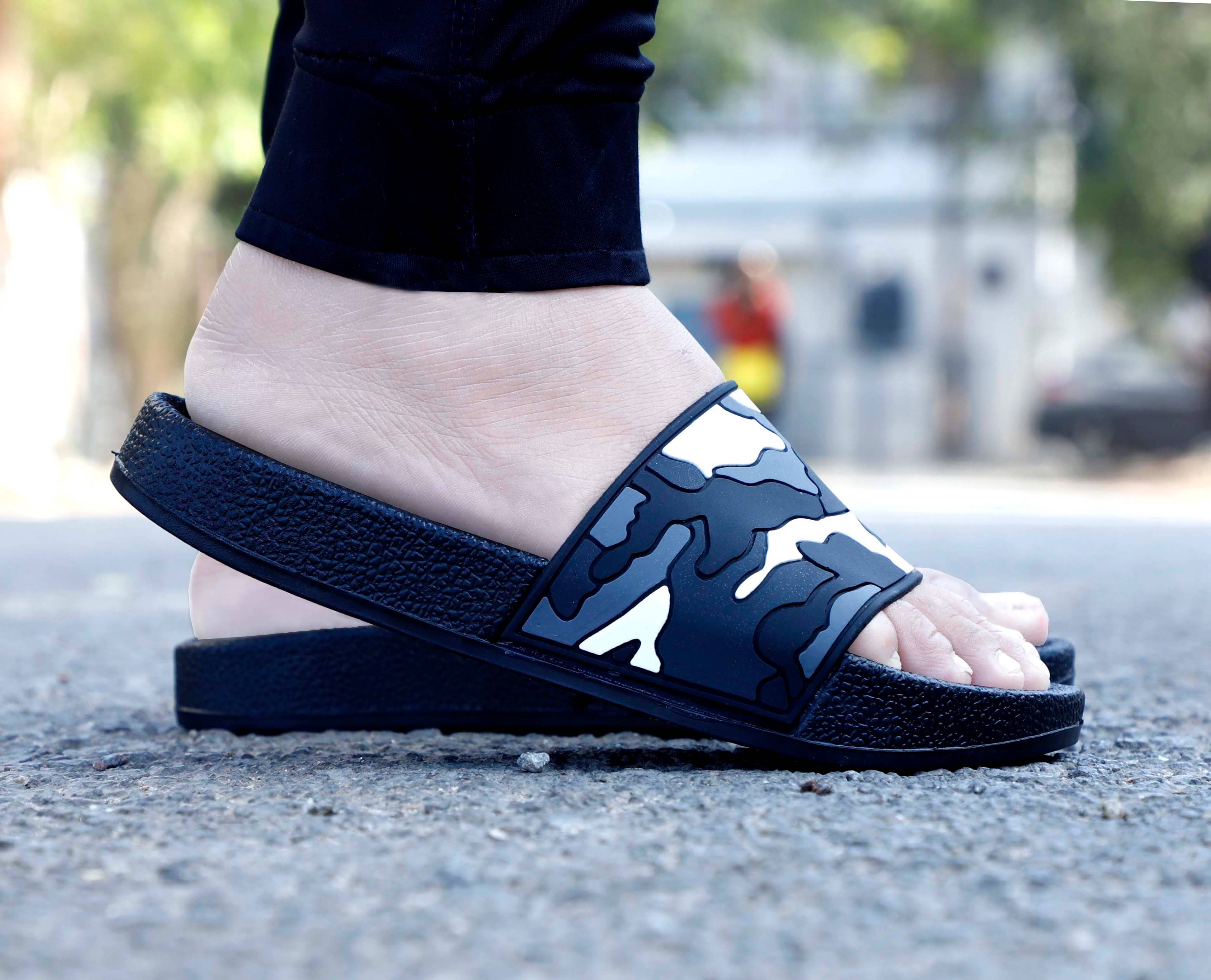     			Aadi Black Men's Daily Slipper