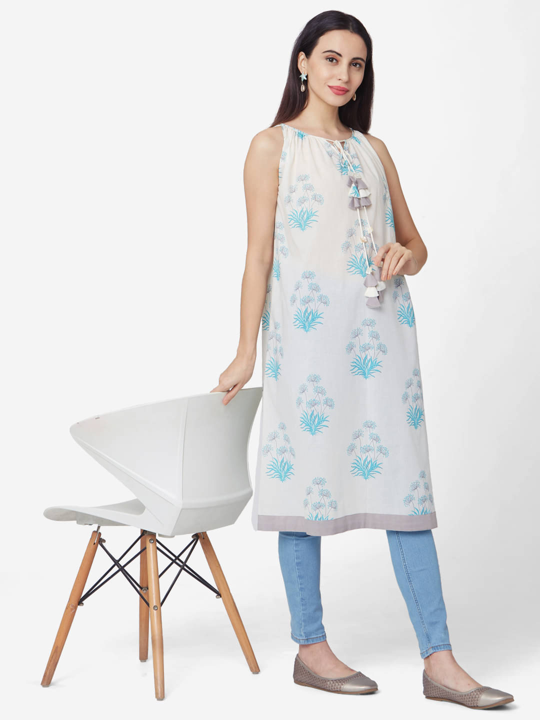     			Aarrah White Cotton Tiered Flared Kurti